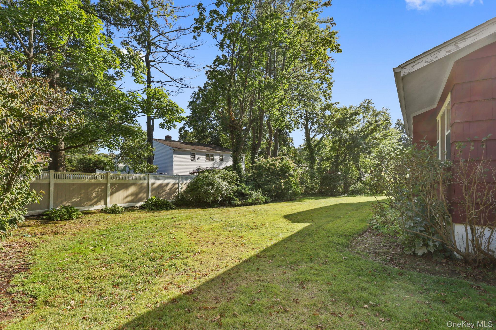 28 Hayhurst Road, New Rochelle, NY 10804