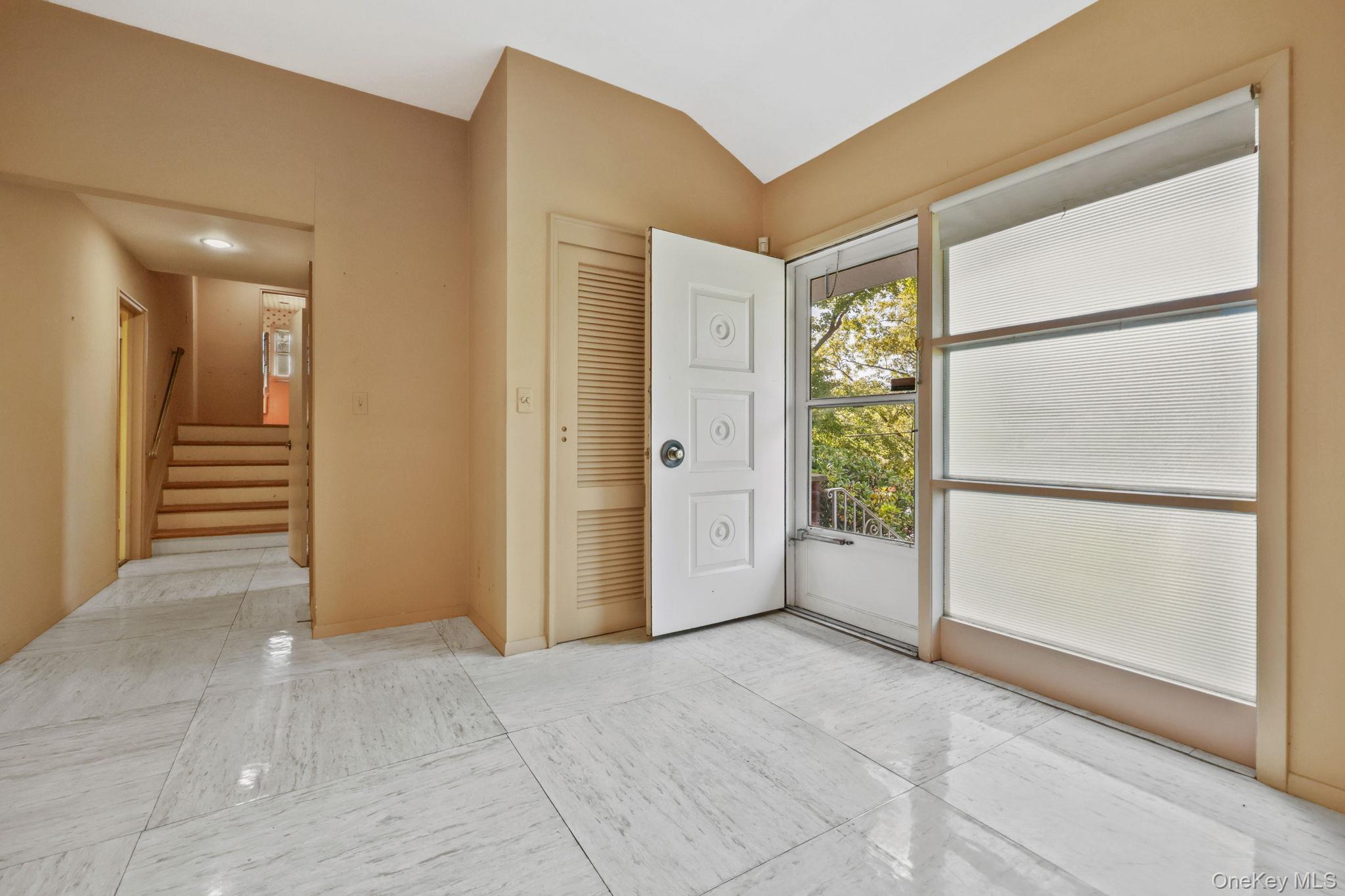 28 Hayhurst Road, New Rochelle, NY 10804