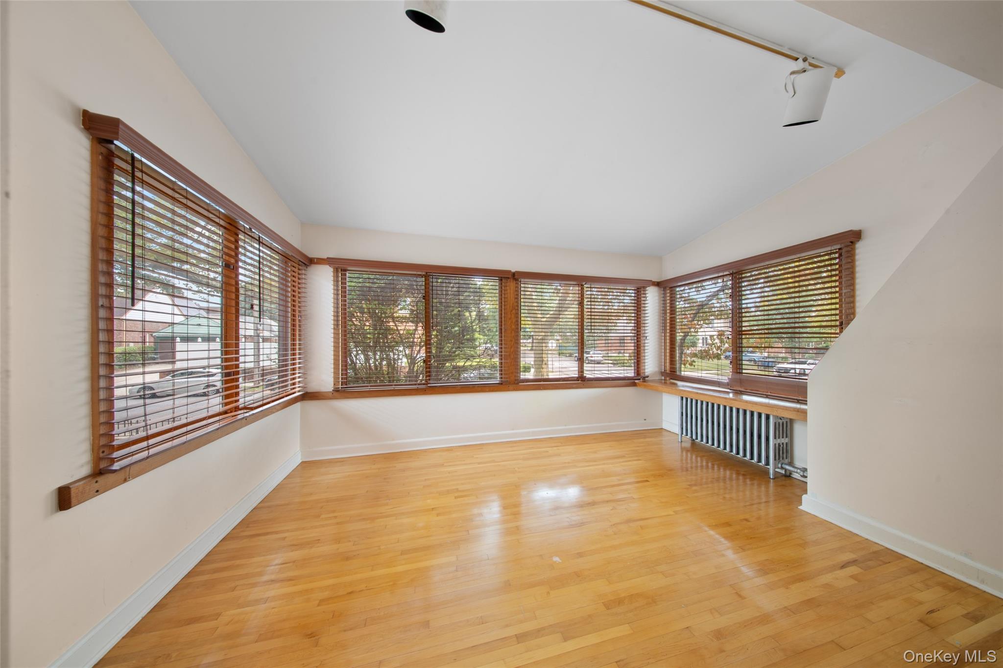 47-69 195th Street, Flushing, NY 11358