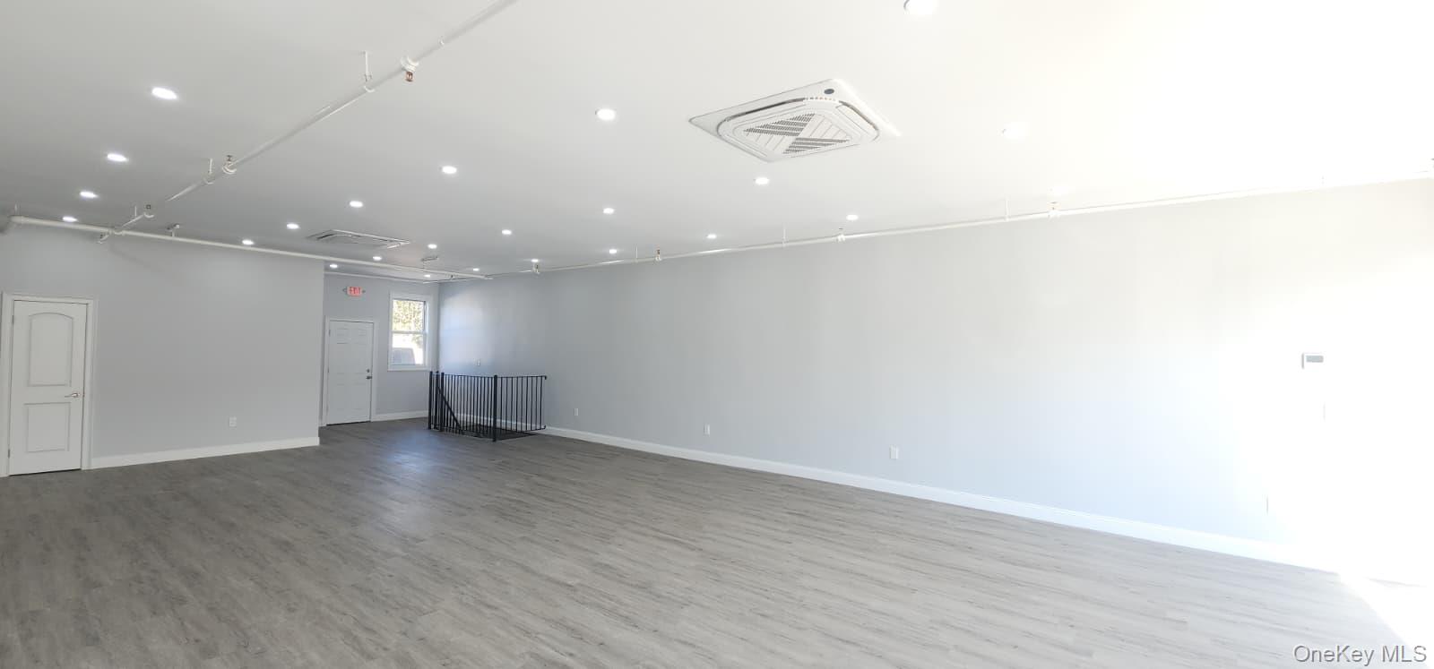 660 Port Washington Boulevard, Port Washington, NY 11050