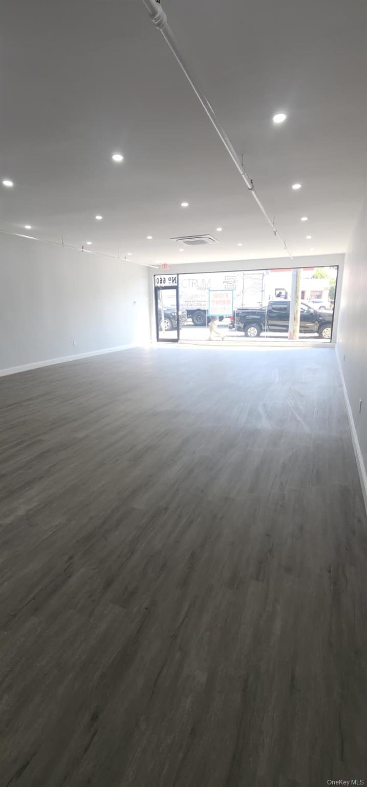 660 Port Washington Boulevard, Port Washington, NY 11050