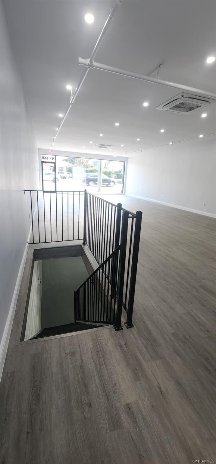 660 Port Washington Boulevard, Port Washington, NY 11050