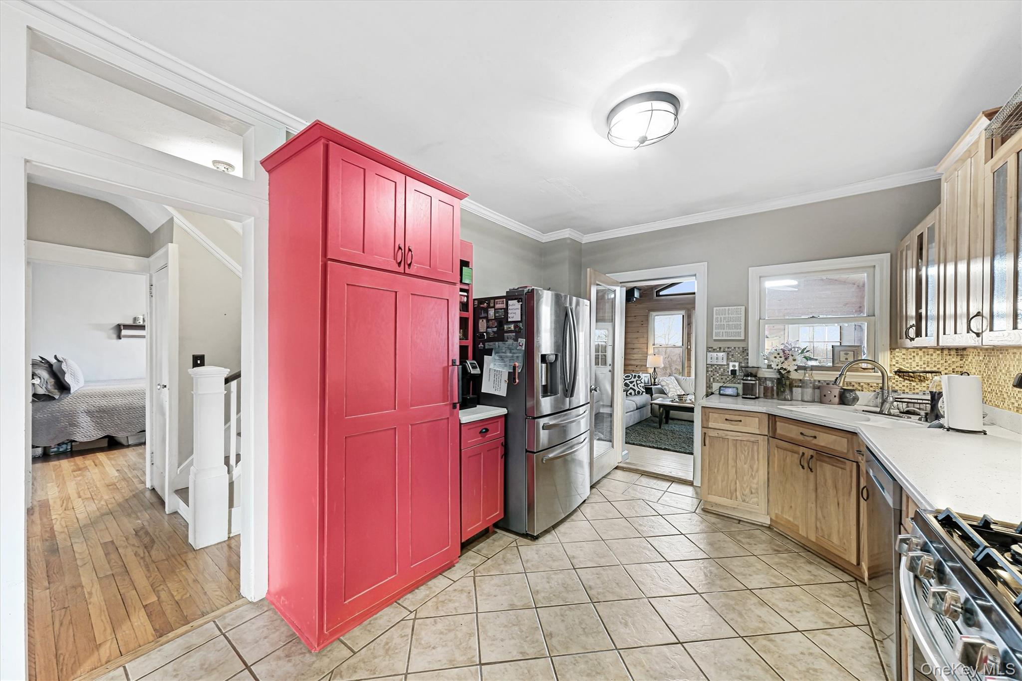 98 North Road, Highland, NY 12528