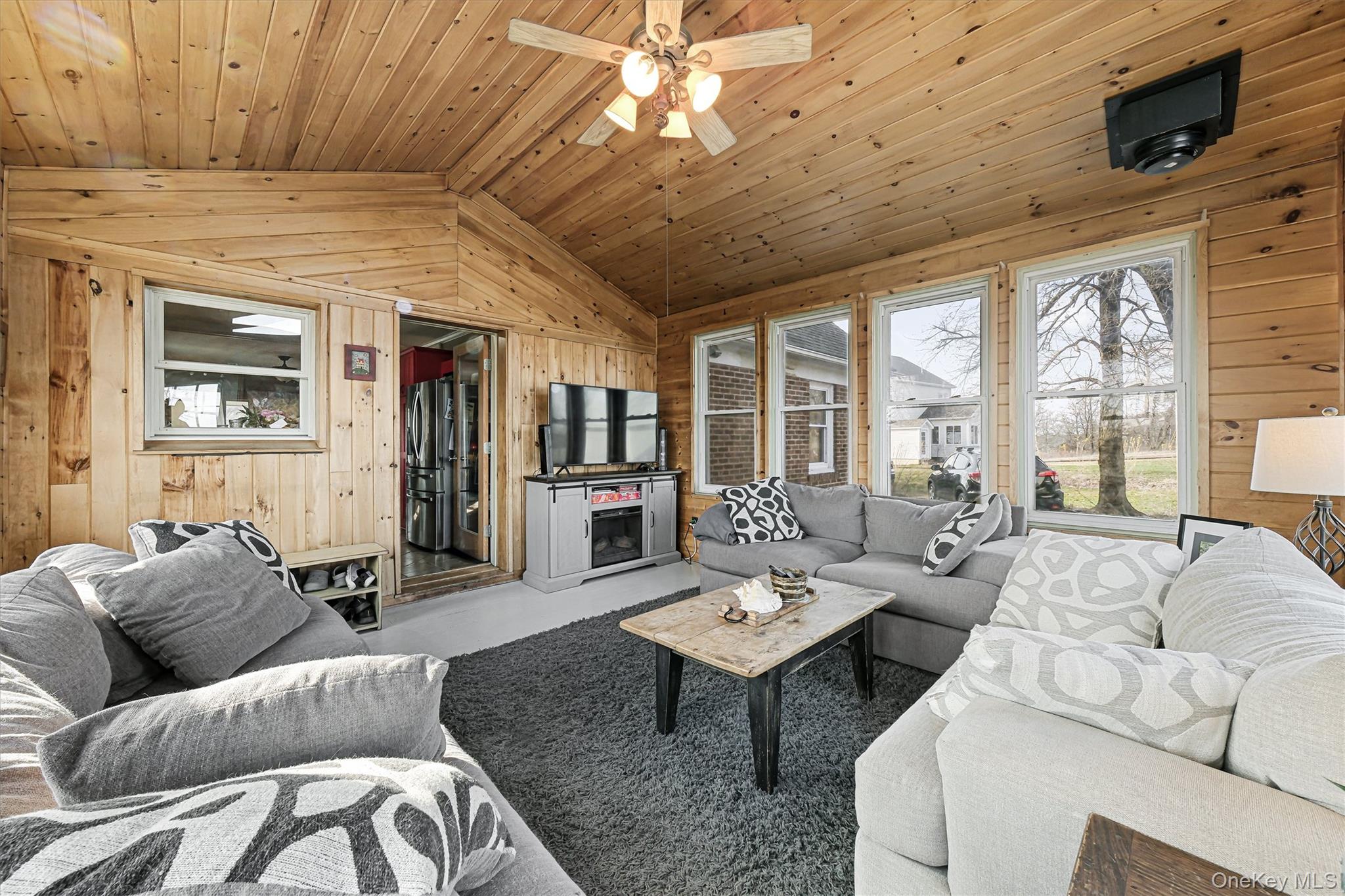 98 North Road, Highland, NY 12528