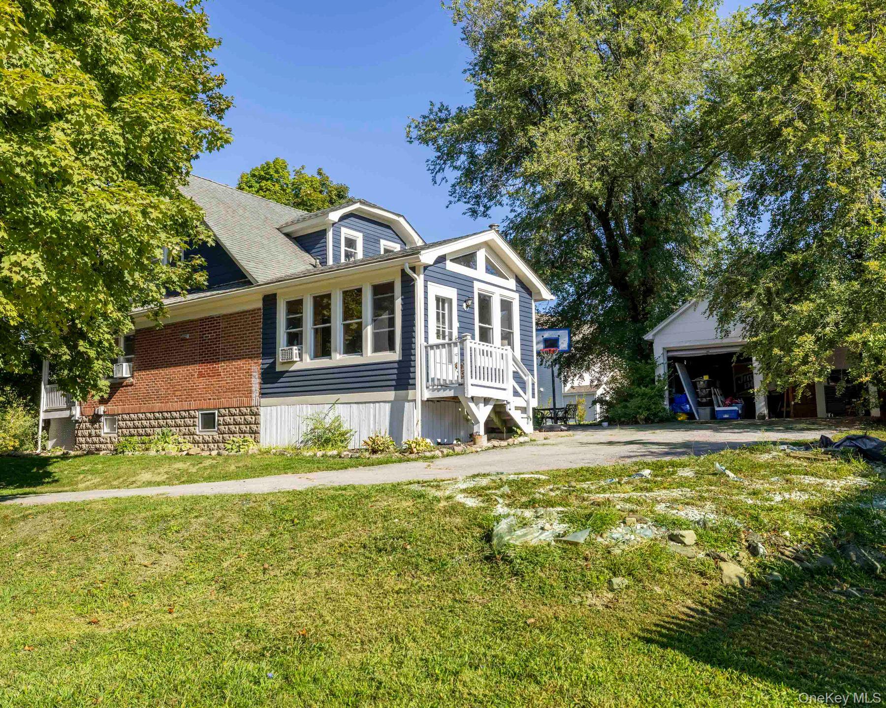 98 North Road, Highland, NY 12528