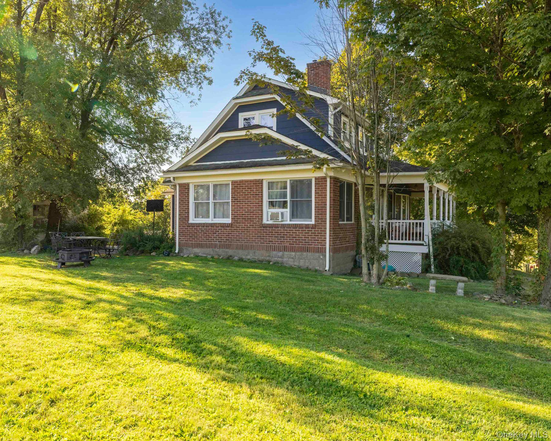 98 North Road, Highland, NY 12528