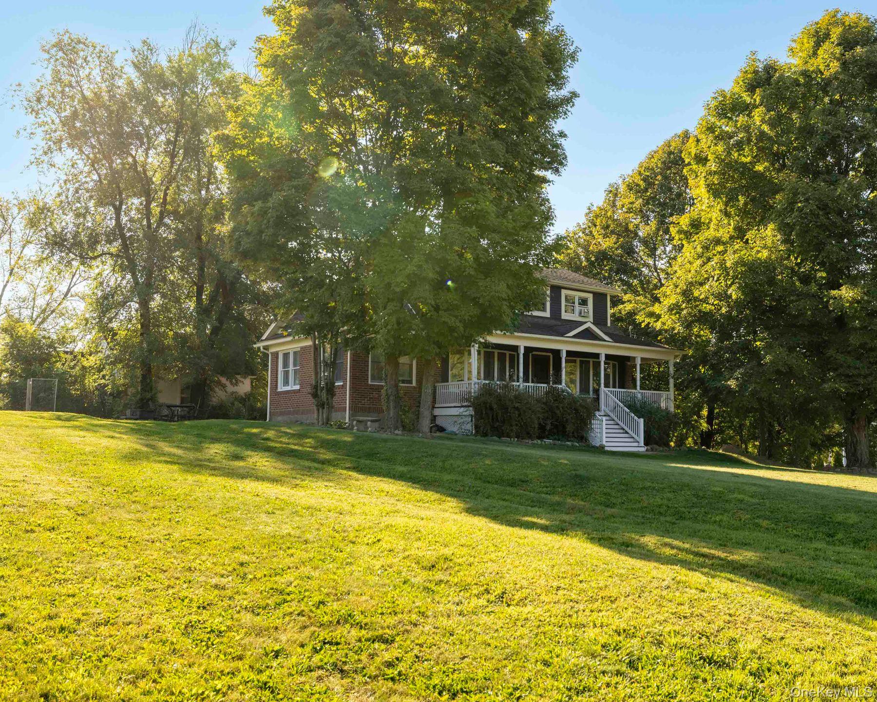 98 North Road, Highland, NY 12528