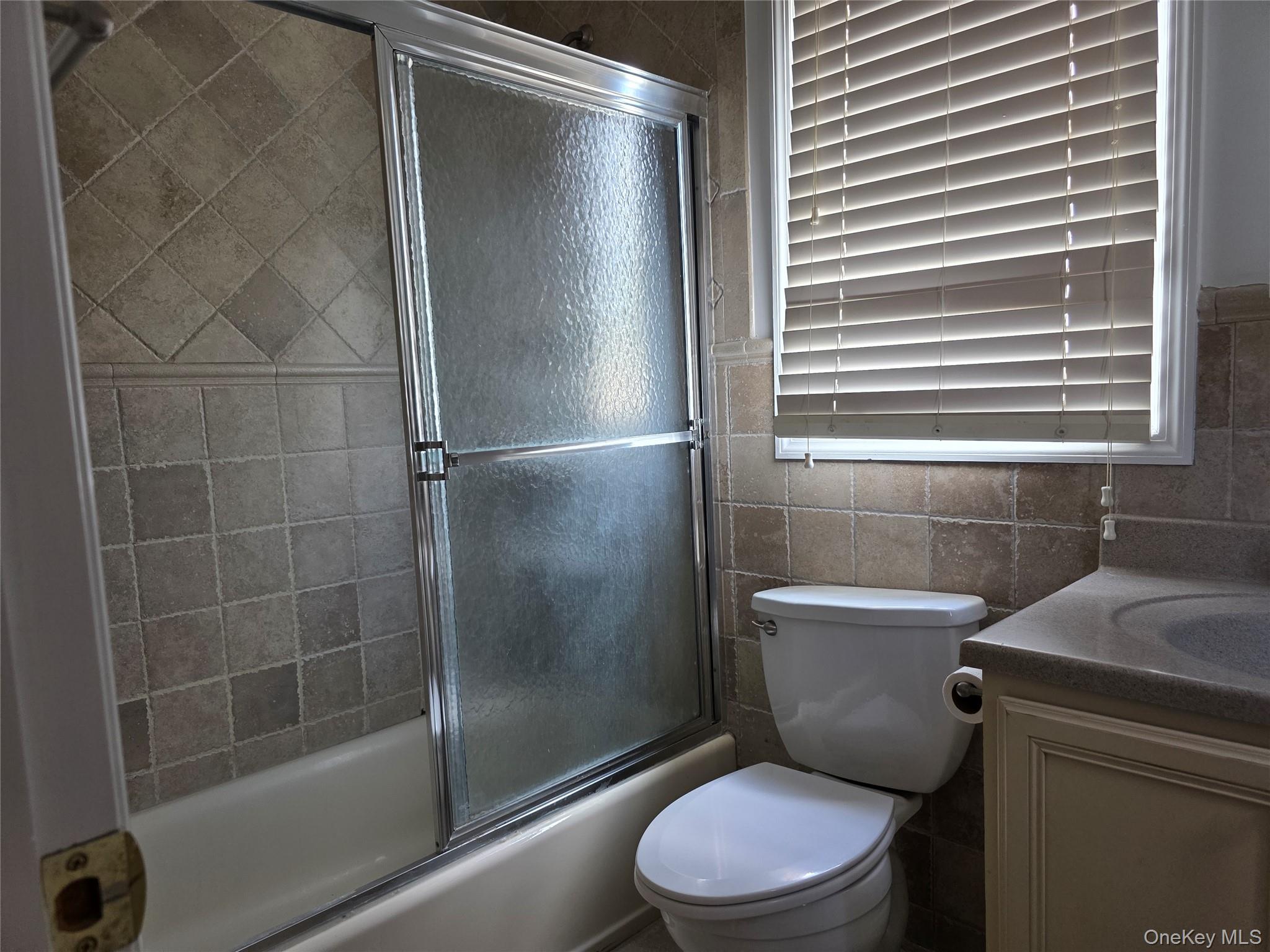 330 Maple Avenue # 25, Westbury, NY 11590