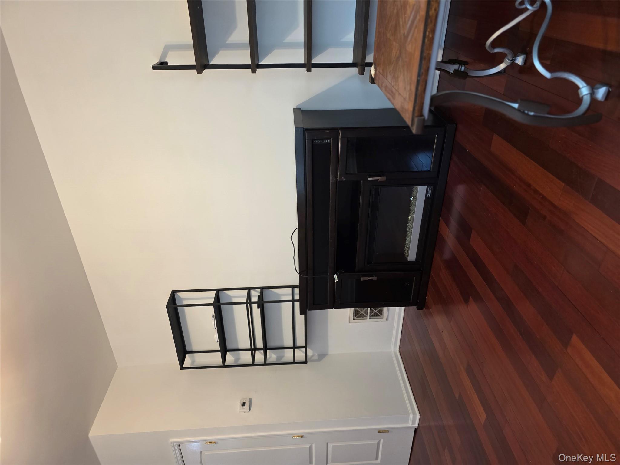 330 Maple Avenue # 25, Westbury, NY 11590