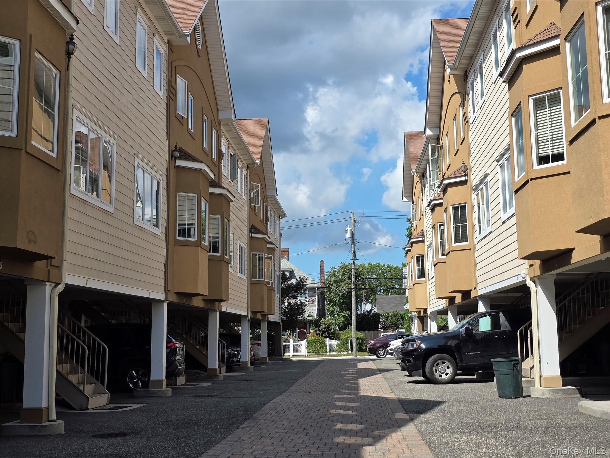 330 Maple Avenue # 25, Westbury, NY 11590