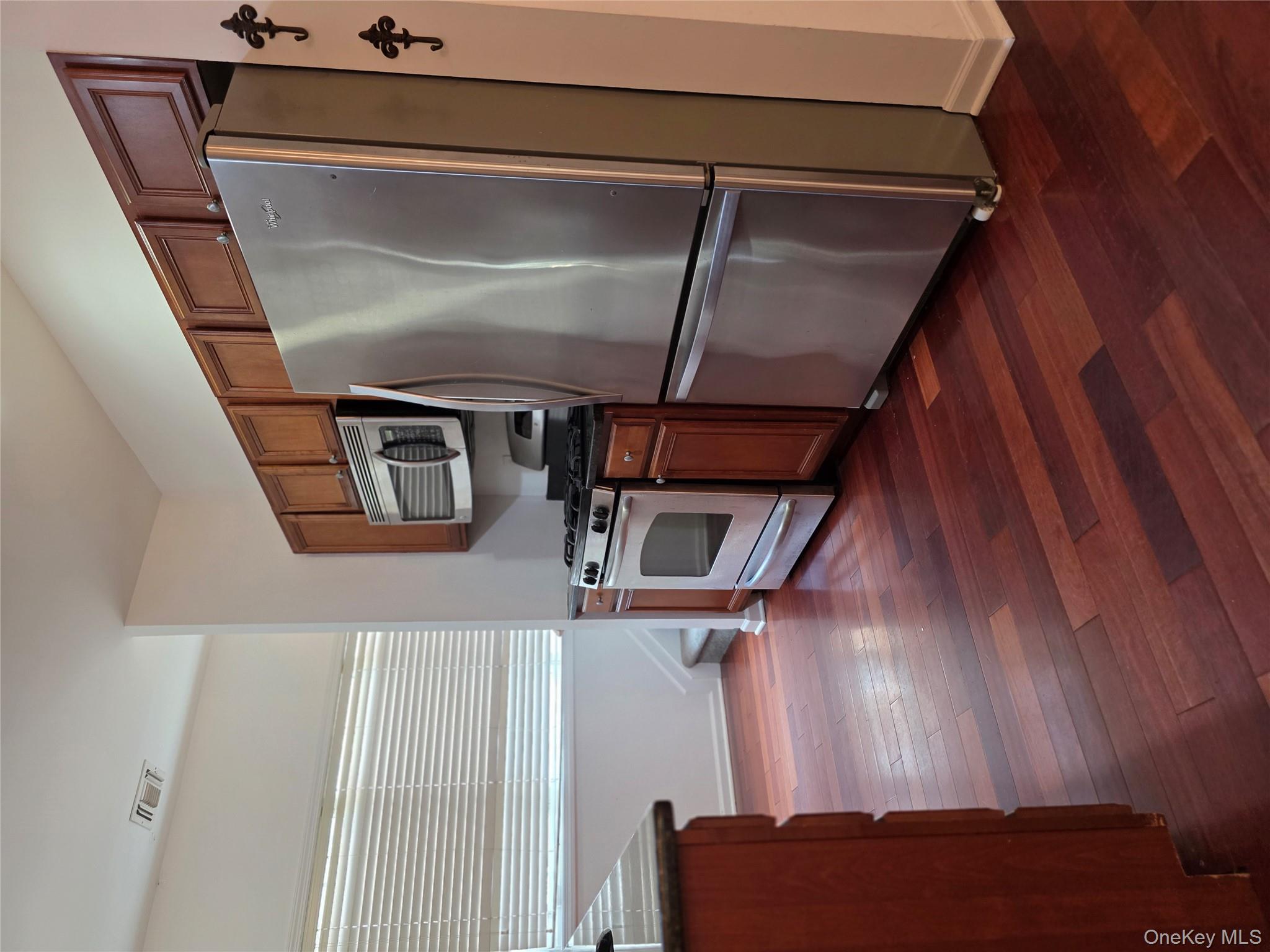 330 Maple Avenue # 25, Westbury, NY 11590