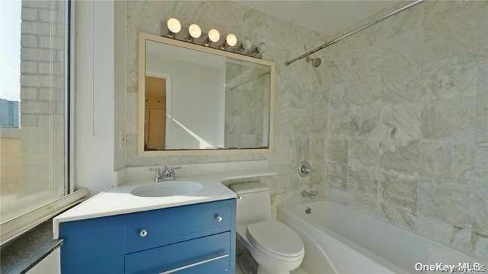 132-03 Sanford Avenue # 8M, Flushing, NY 11355