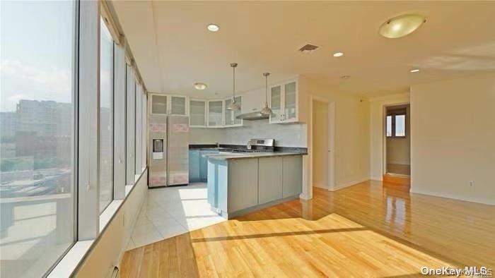 132-03 Sanford Avenue # 8M, Flushing, NY 11355