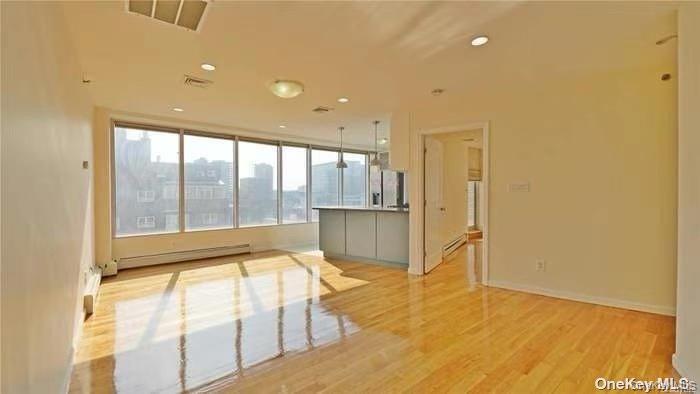 132-03 Sanford Avenue # 8M, Flushing, NY 11355