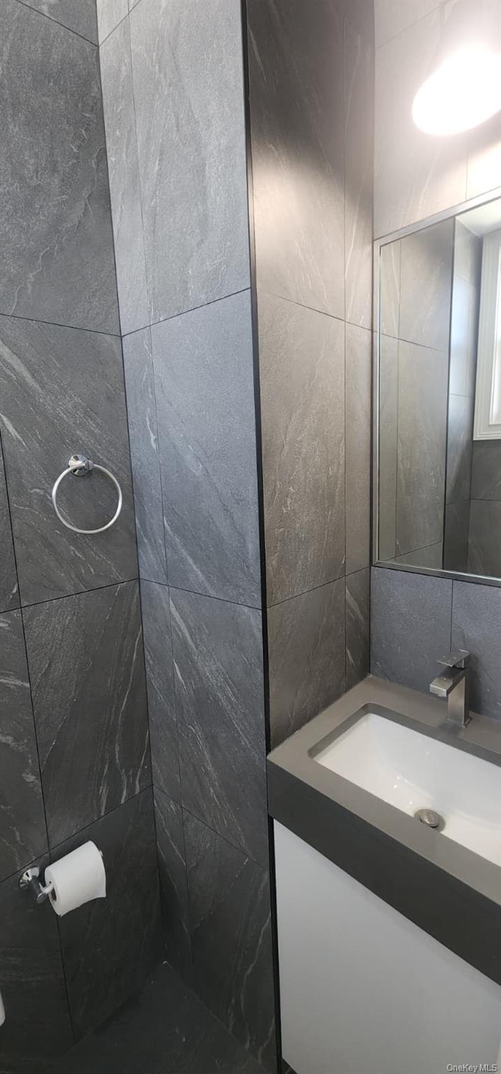 664 Port Washington Boulevard, Port Washington, NY 11050