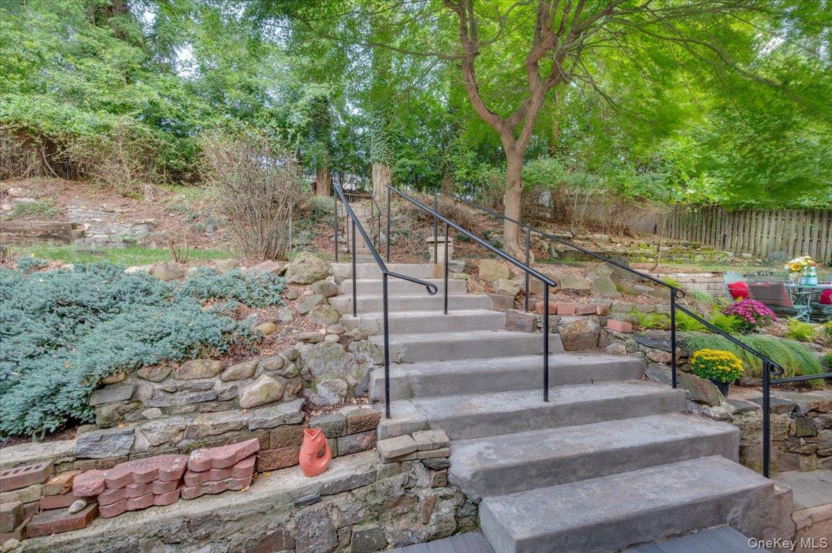 132 Edgars Lane, Hastings-on-Hudson, NY 10706