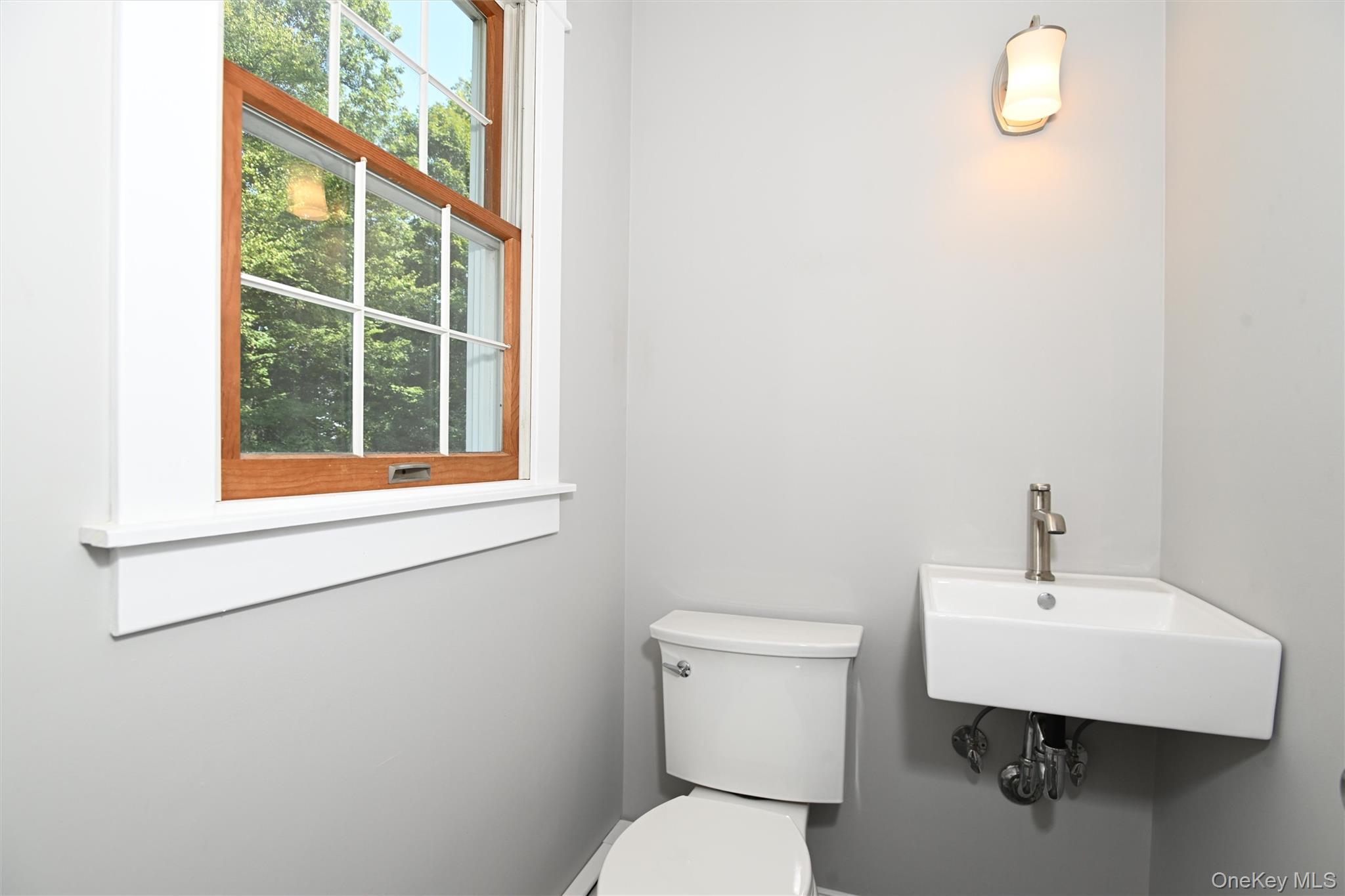 5 Watergate Drive, Amawalk, NY 10501