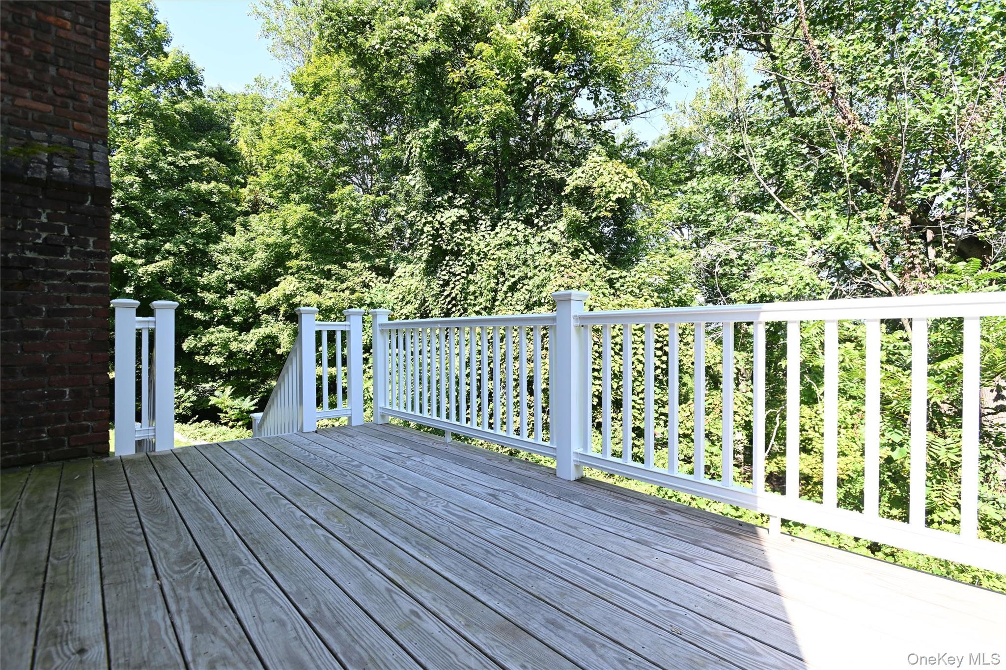 5 Watergate Drive, Amawalk, NY 10501