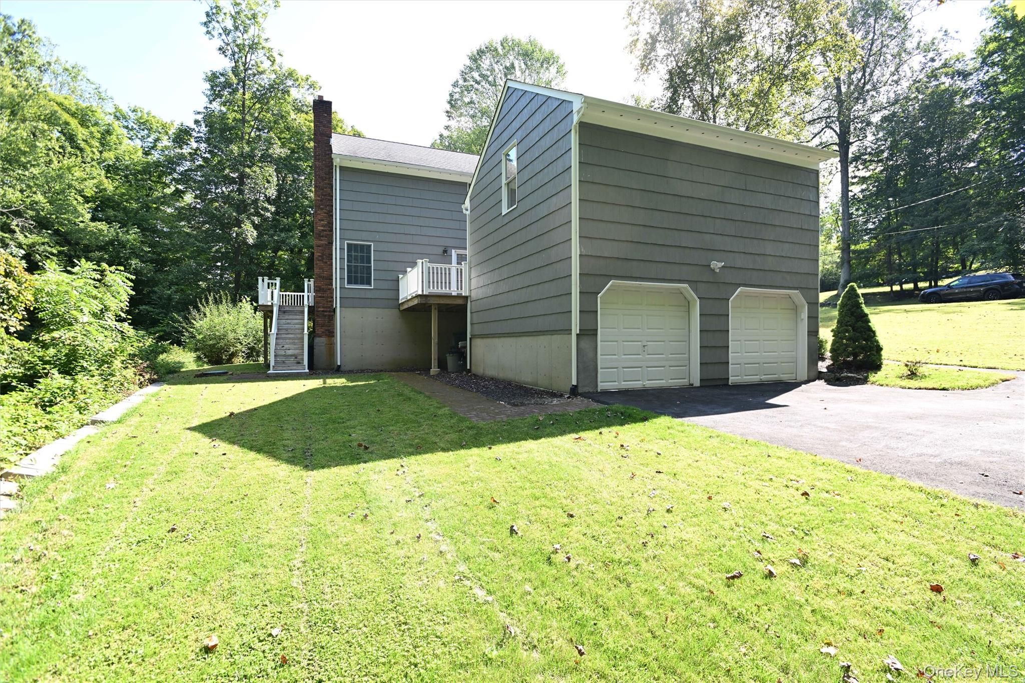 5 Watergate Drive, Amawalk, NY 10501