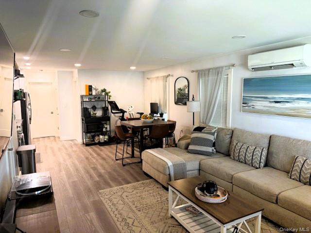 442 E Broadway # 2 Lower Right, Long Beach, NY 11561