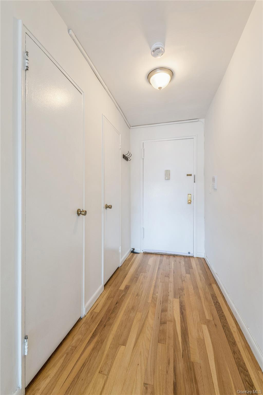 4 Birchwood Court # 5A, Mineola, NY 11501