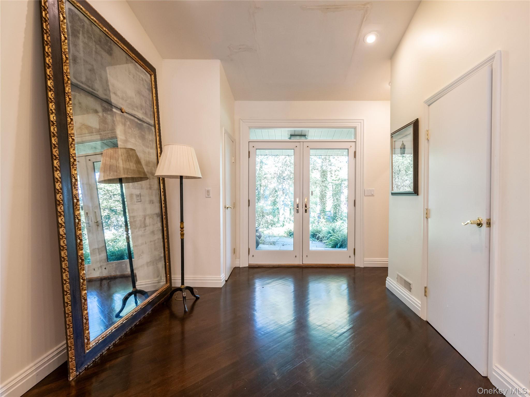 16 Ridge Drive E # A, Great Neck, NY 11021