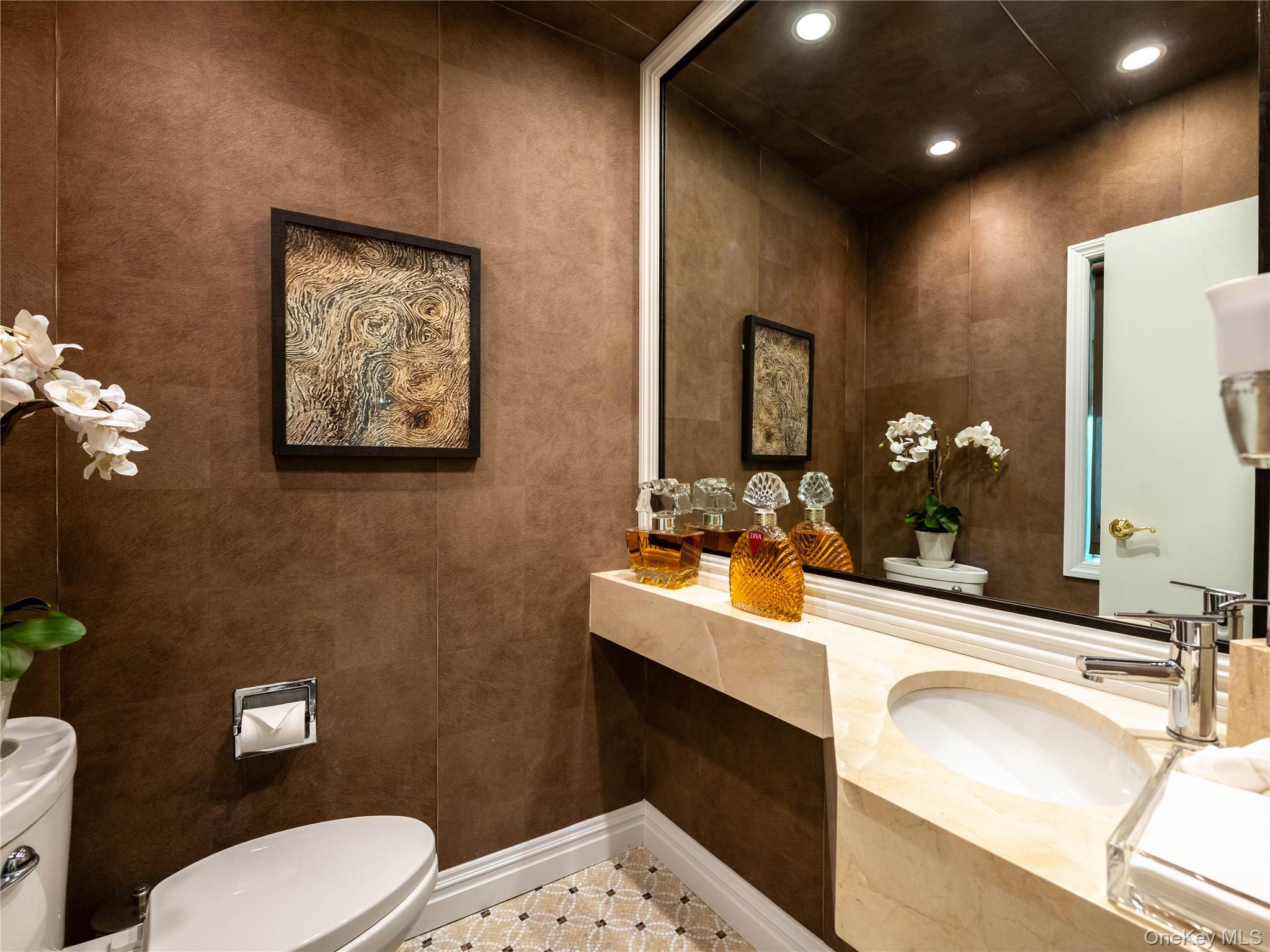 16 Ridge Drive E # A, Great Neck, NY 11021