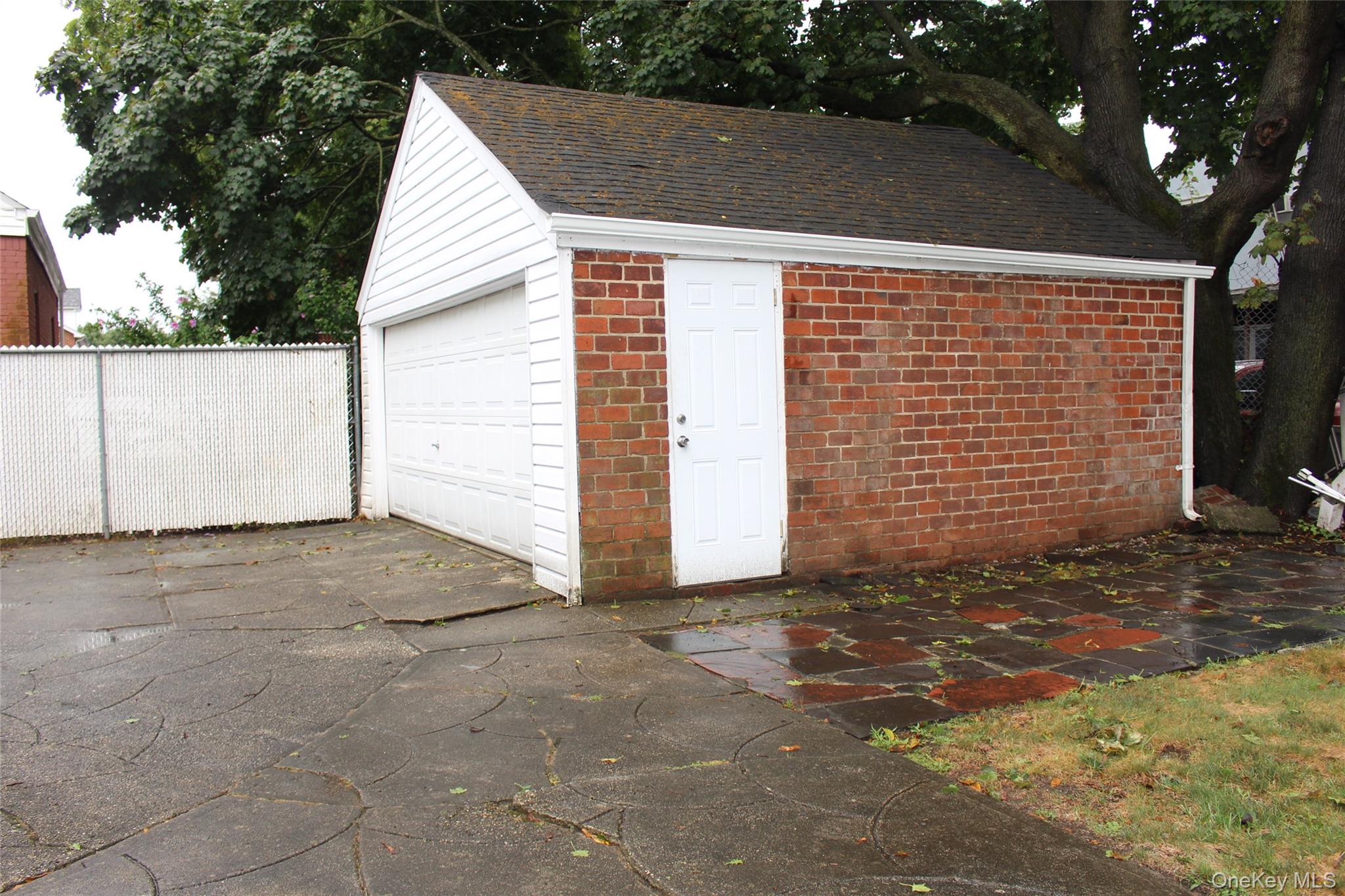 33 Elmwood Avenue, Hempstead, NY 11550