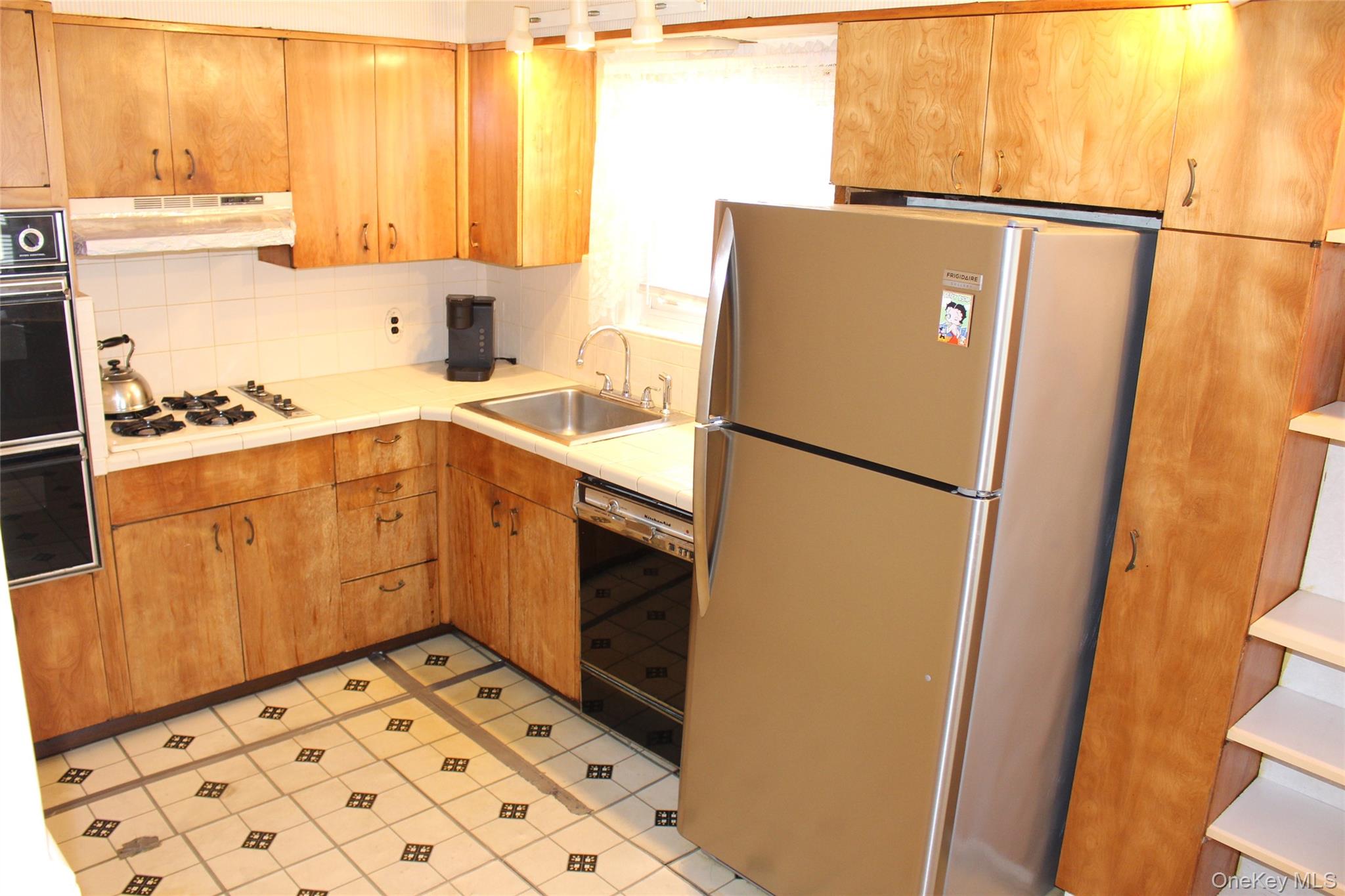 33 Elmwood Avenue, Hempstead, NY 11550