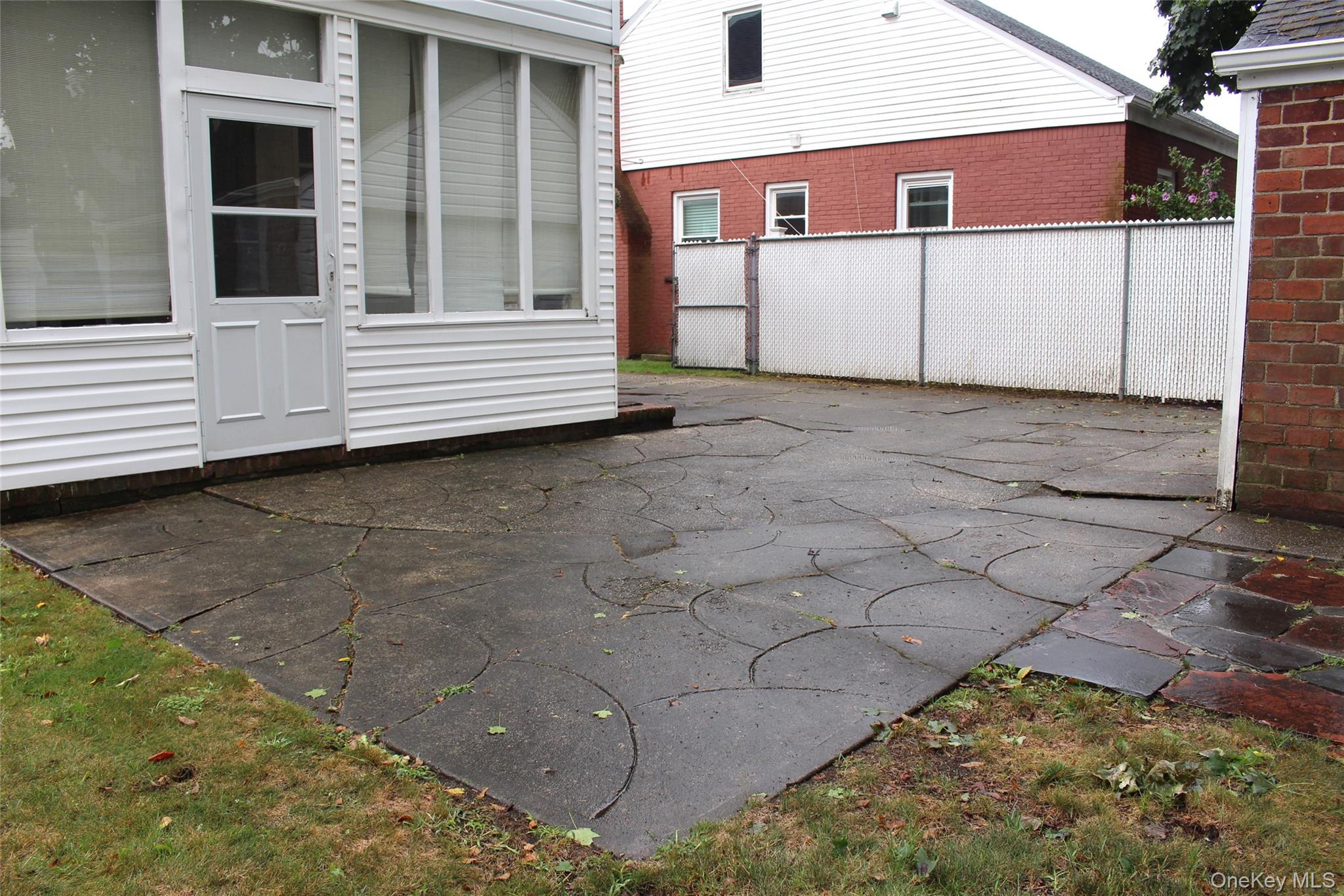 33 Elmwood Avenue, Hempstead, NY 11550