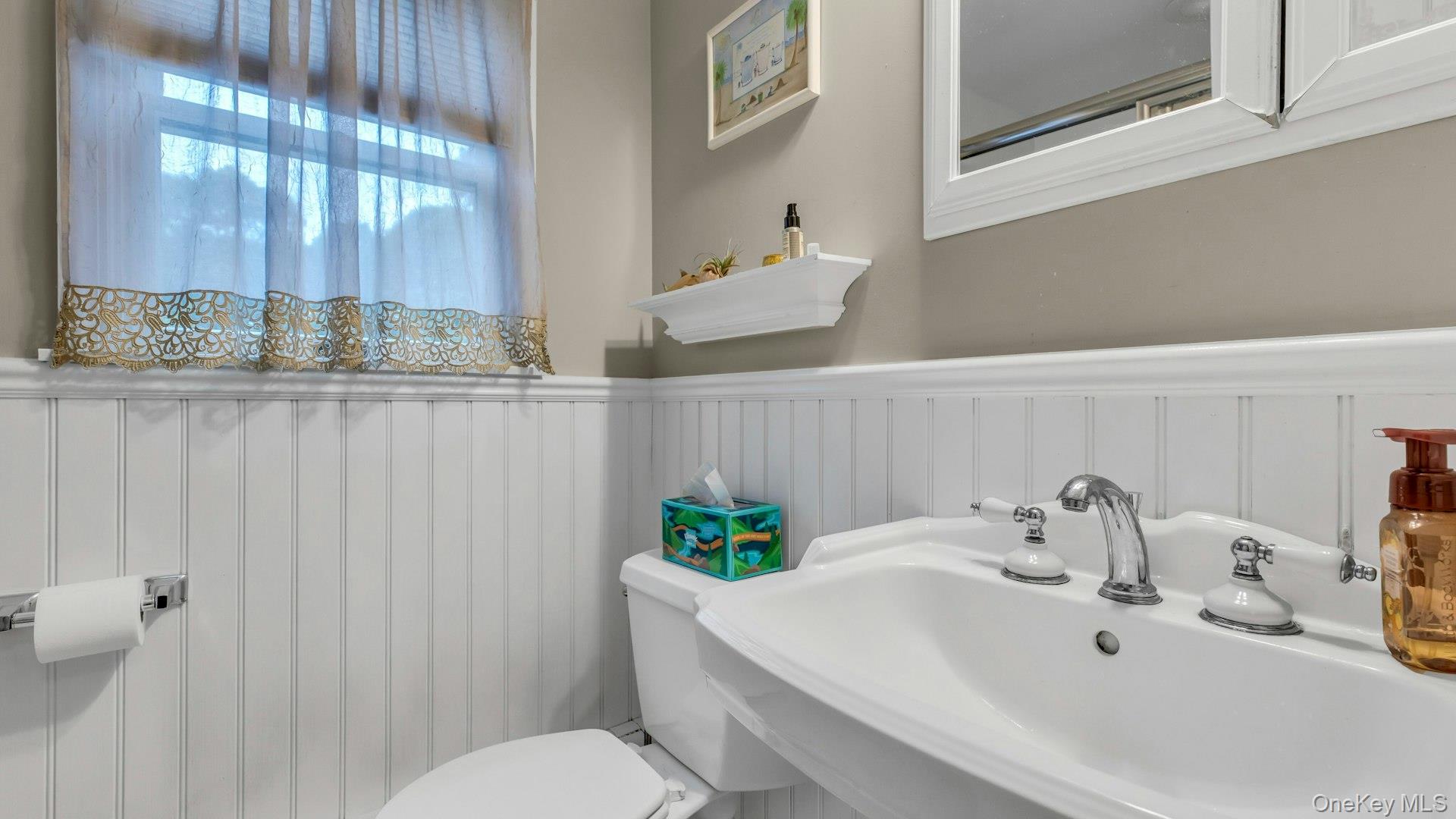 248 Waterford Road, Oakdale, NY 11769