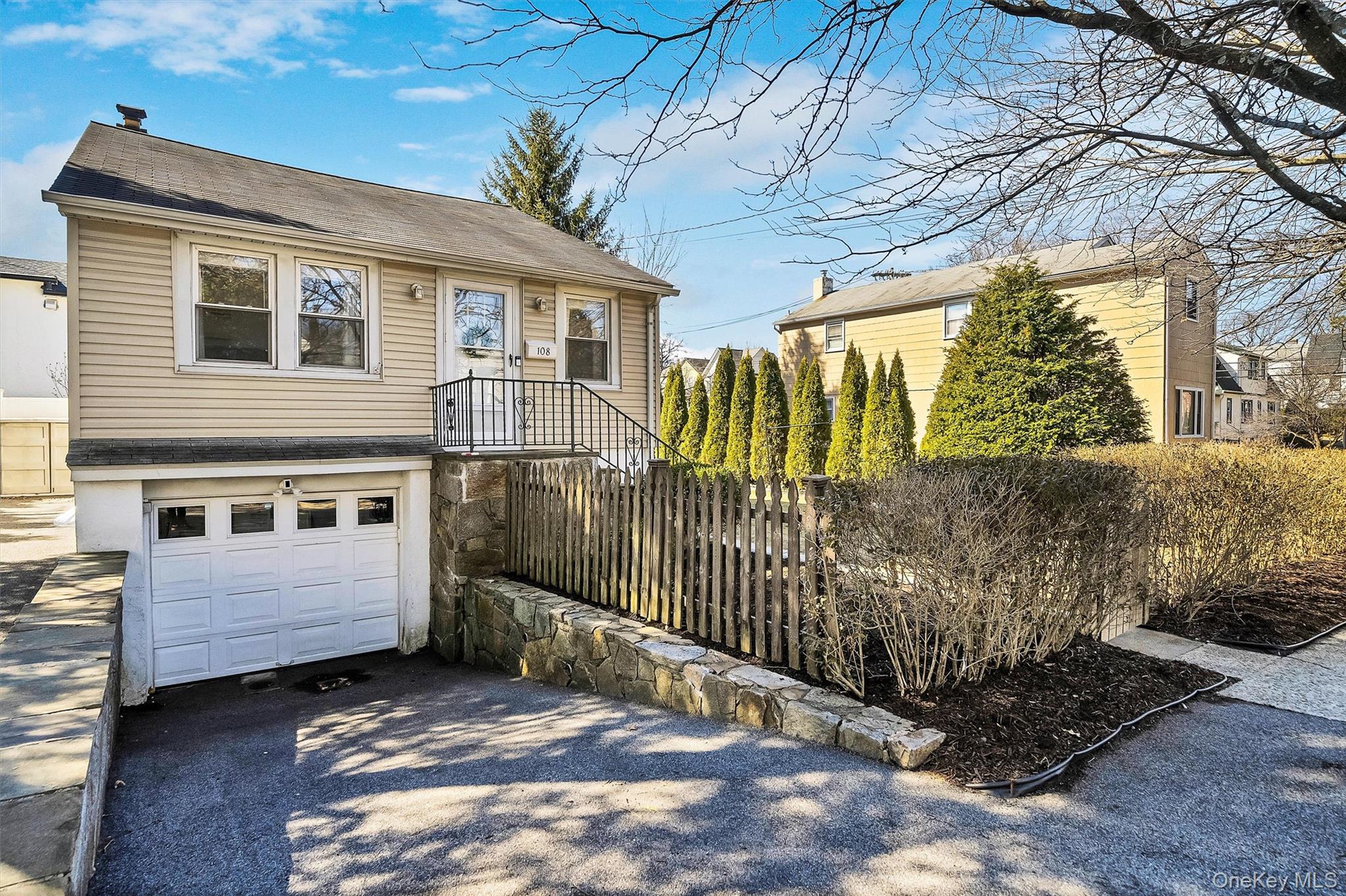 108 E Devonia Avenue, Mount Vernon, NY 10552