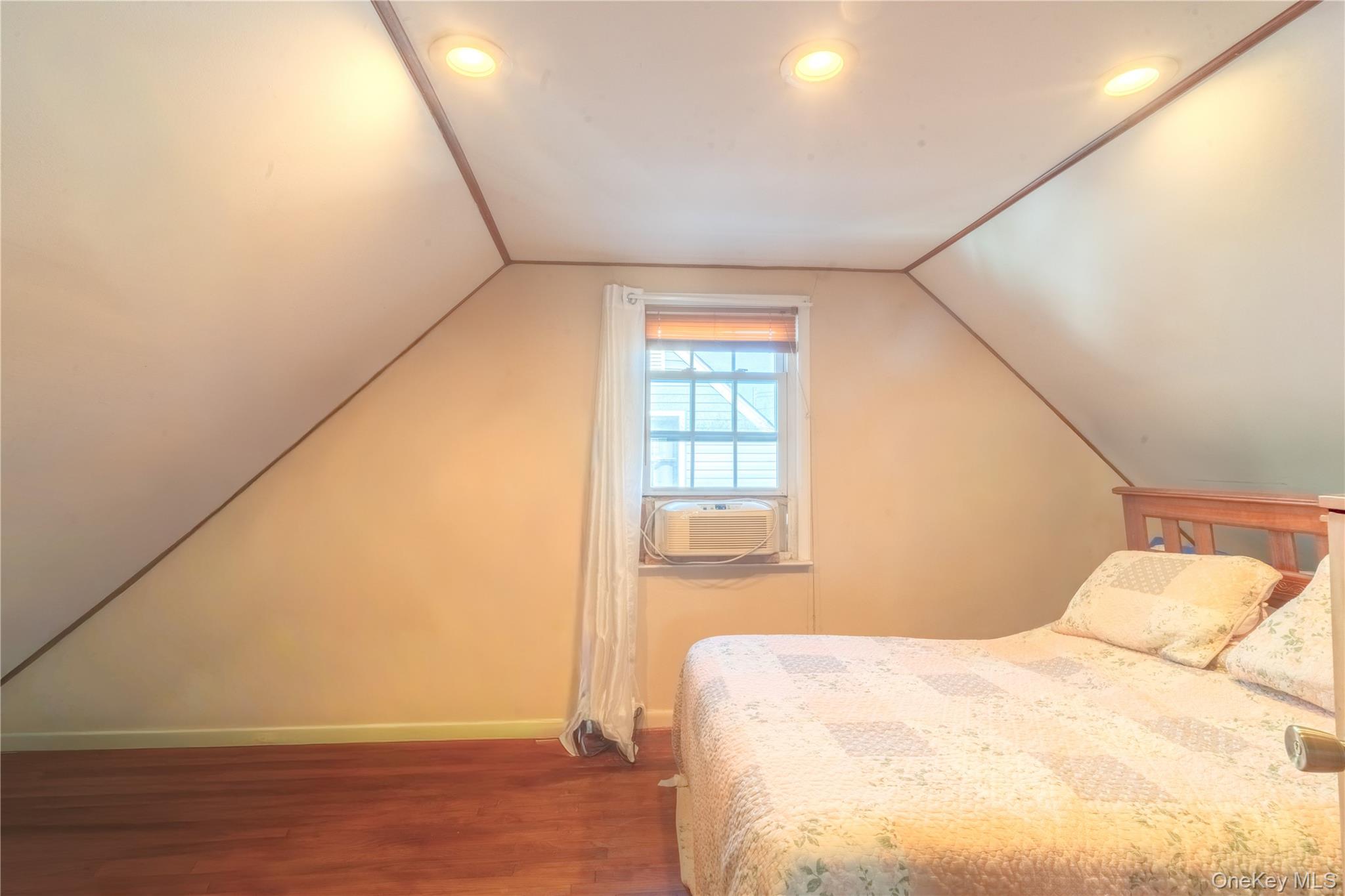 75 Peninsula Boulevard, Valley Stream, NY 11581