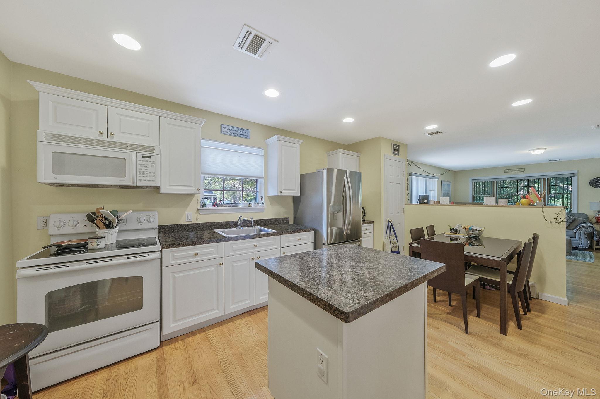 5 Bridal Path, Center Moriches, NY 11934