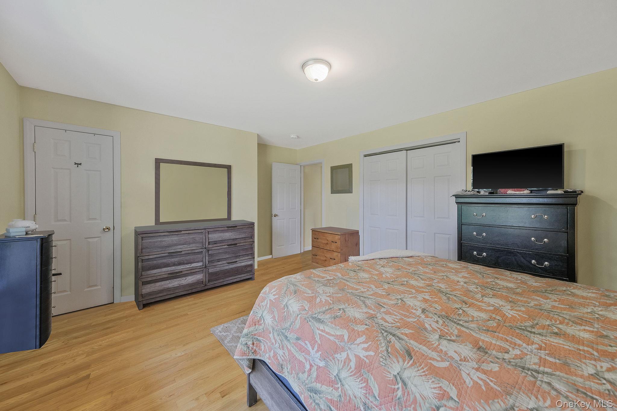 5 Bridal Path, Center Moriches, NY 11934