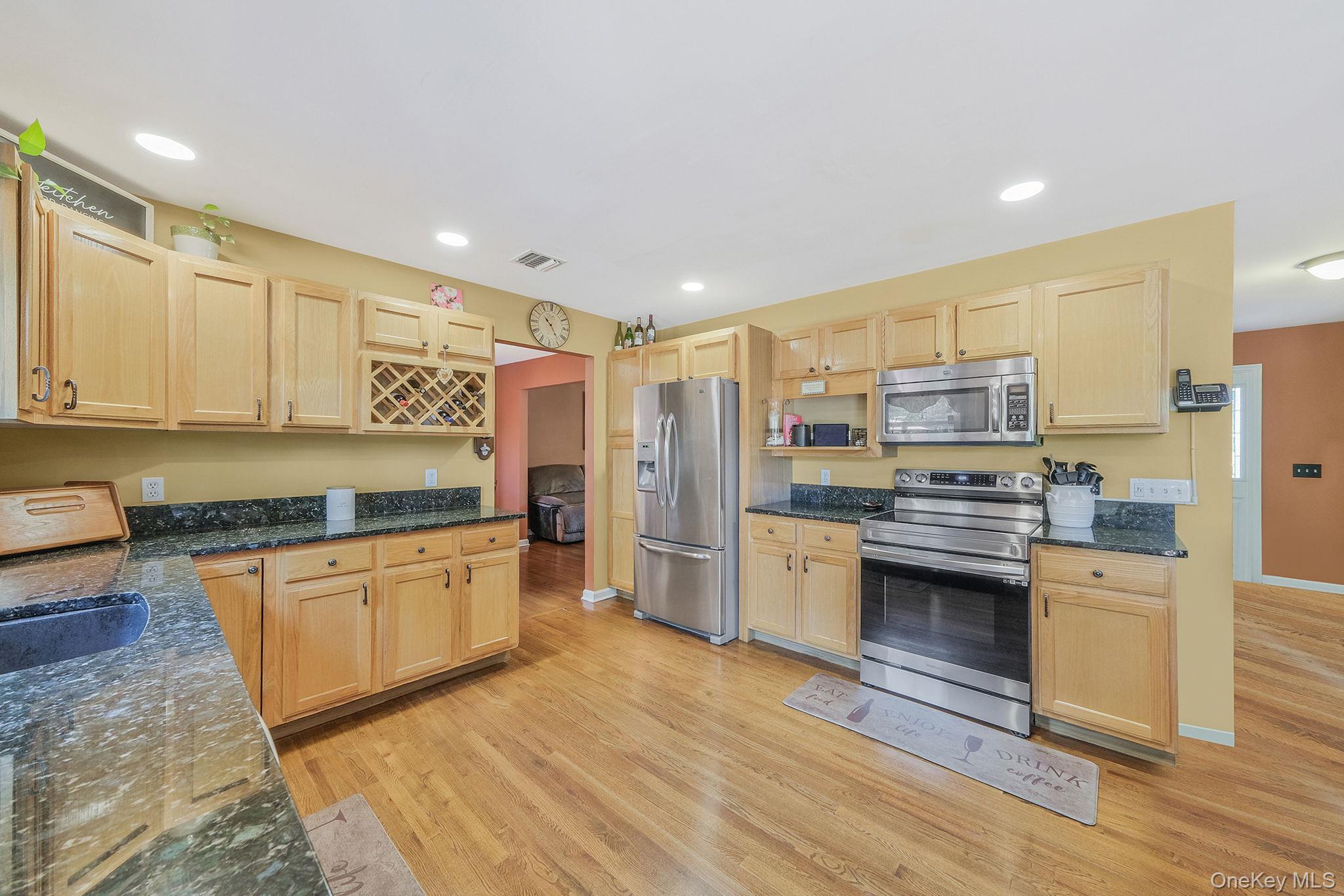 5 Bridal Path, Center Moriches, NY 11934