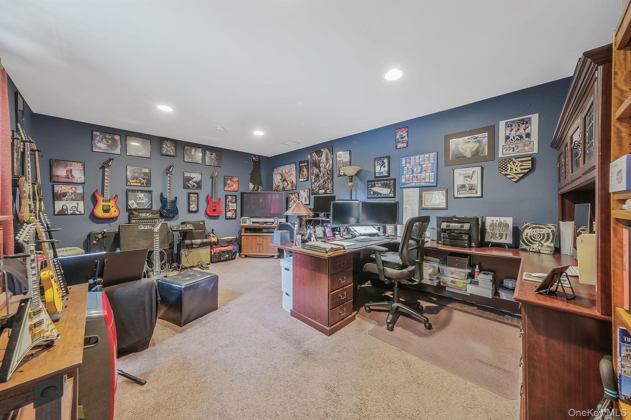 5 Bridal Path, Center Moriches, NY 11934