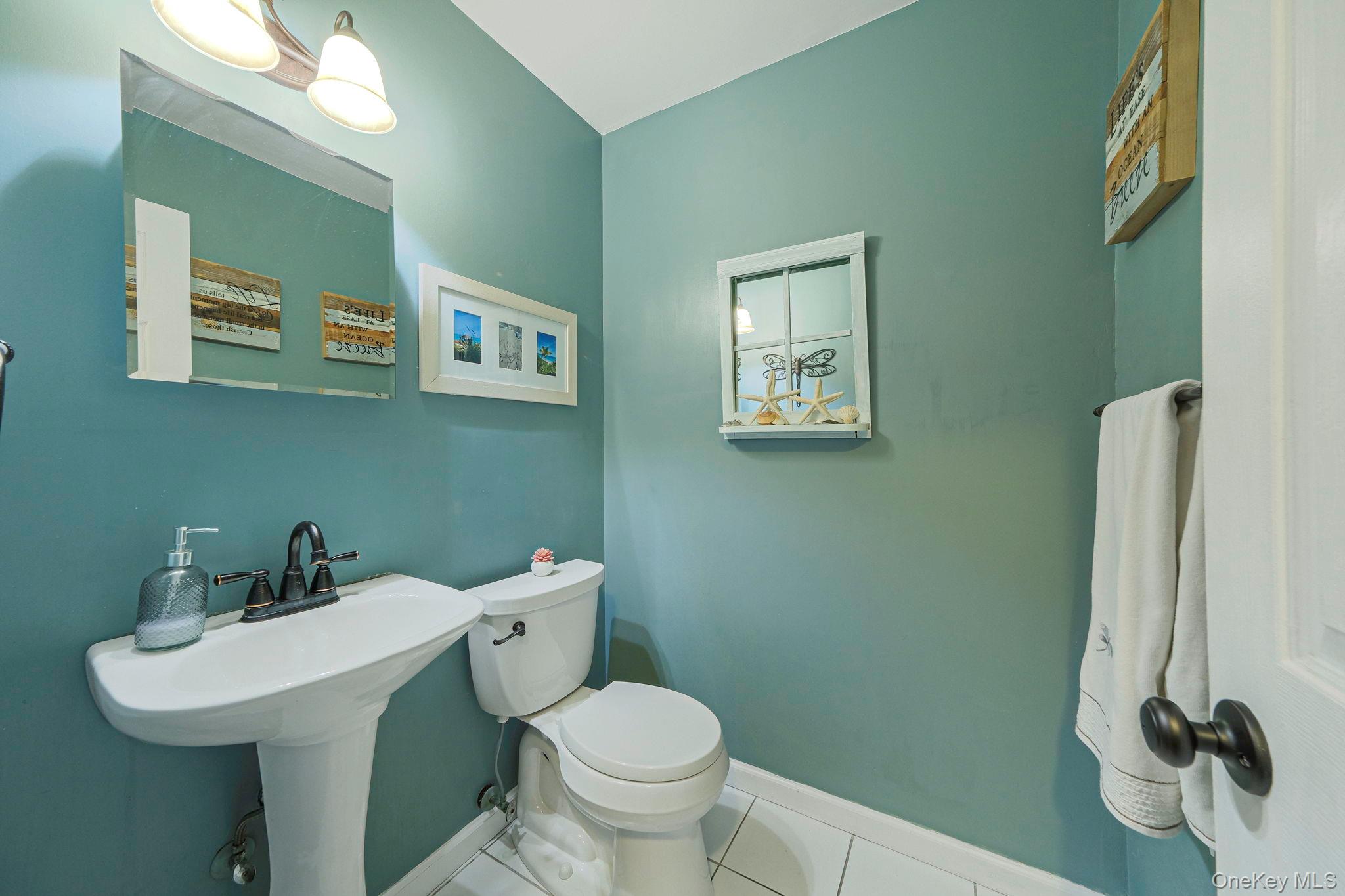 5 Bridal Path, Center Moriches, NY 11934