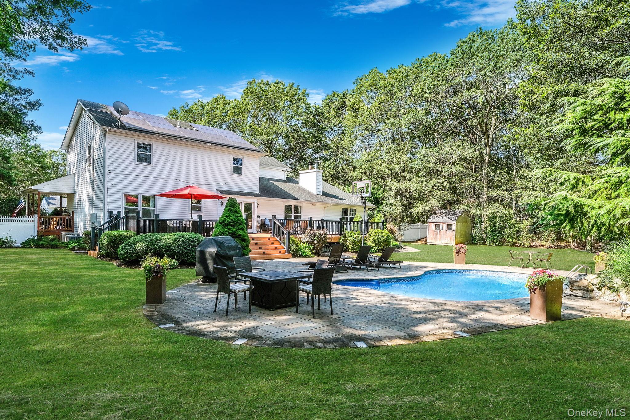 5 Bridal Path, Center Moriches, NY 11934