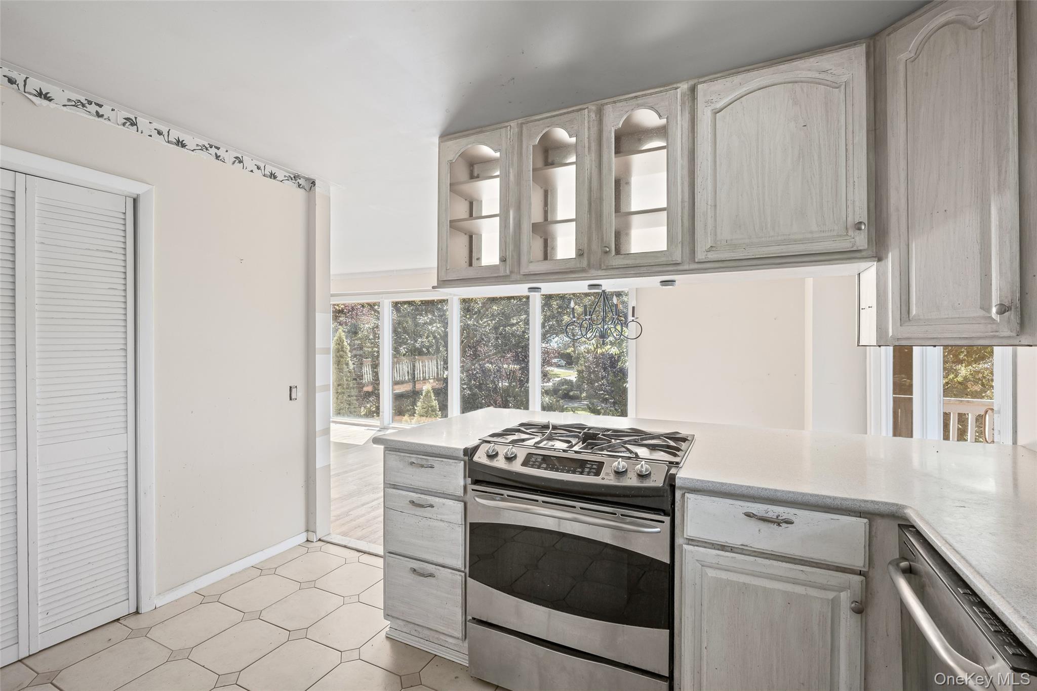 3 Beach Plum Drive, Asharoken, NY 11768