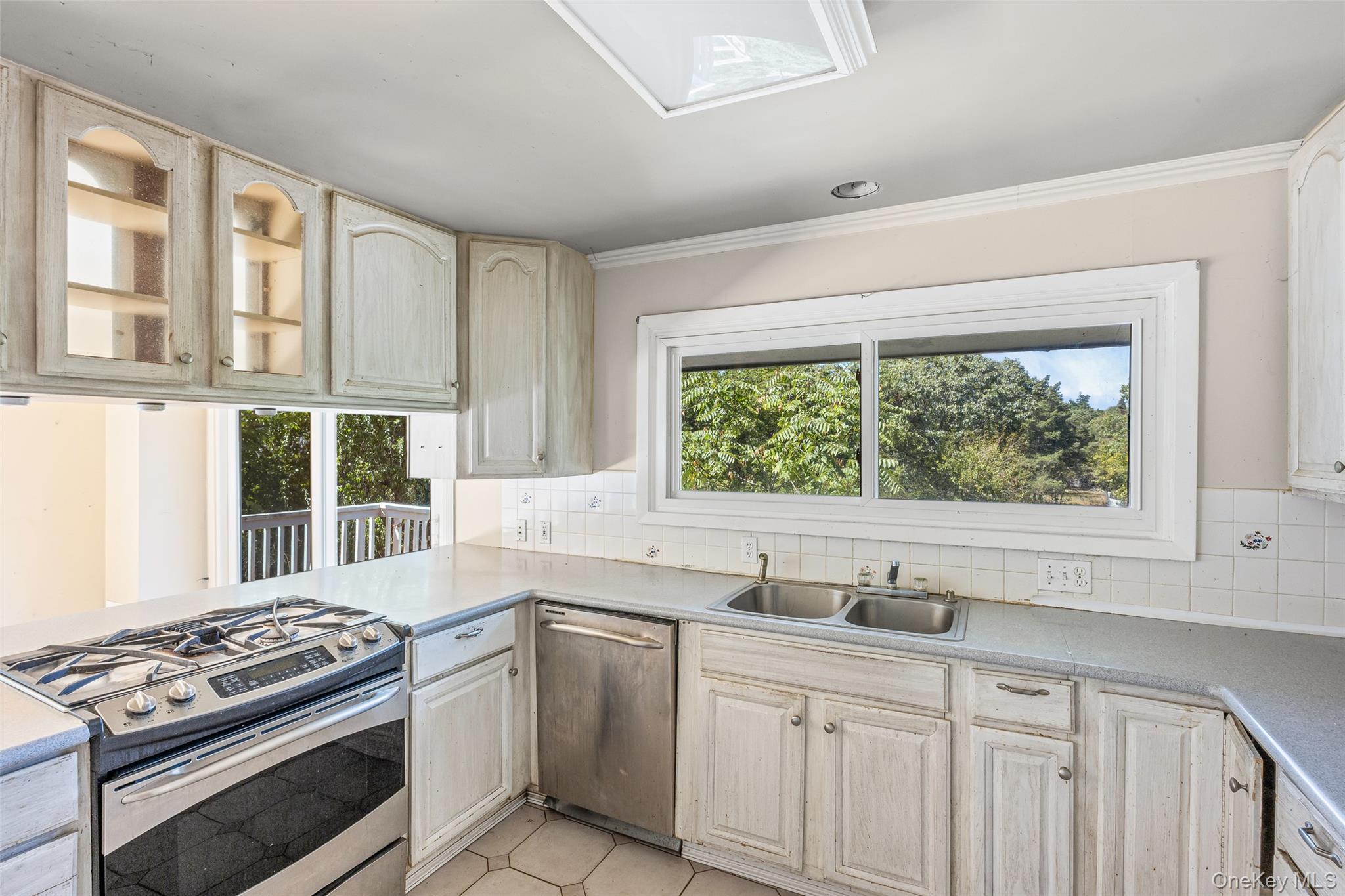 3 Beach Plum Drive, Asharoken, NY 11768