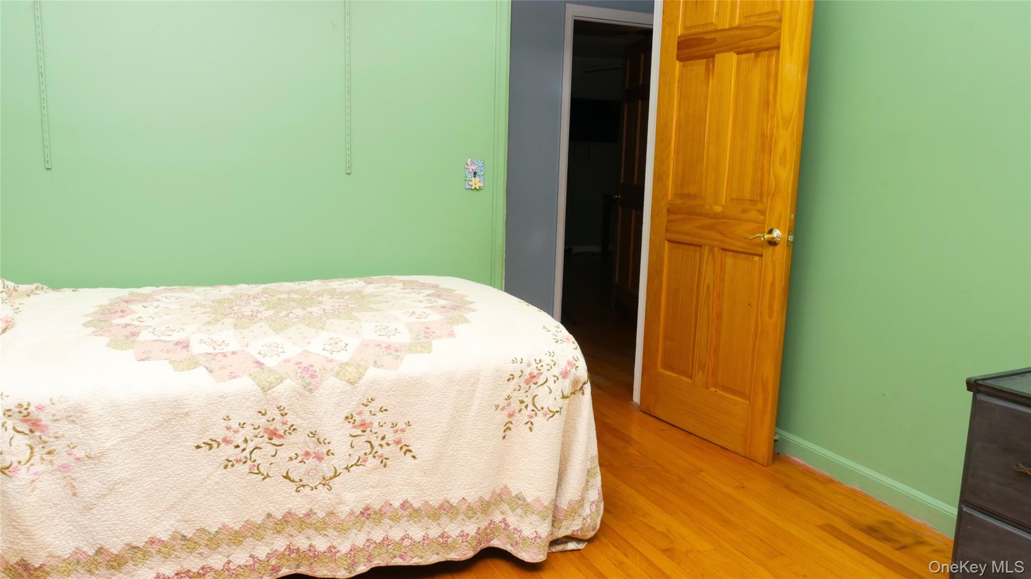 43 Cardinal Rd, Hyde Park, NY 12538