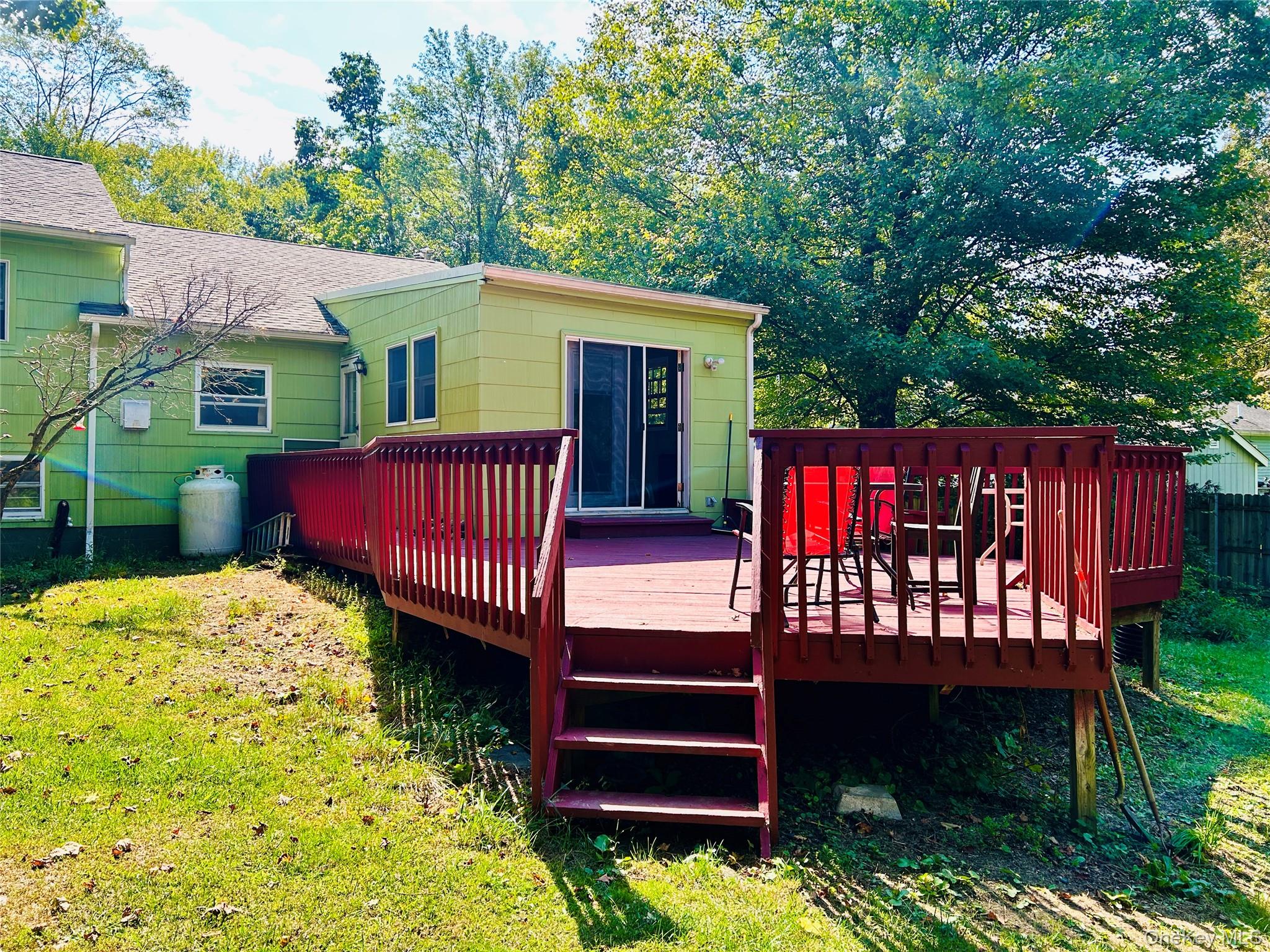 43 Cardinal Rd, Hyde Park, NY 12538