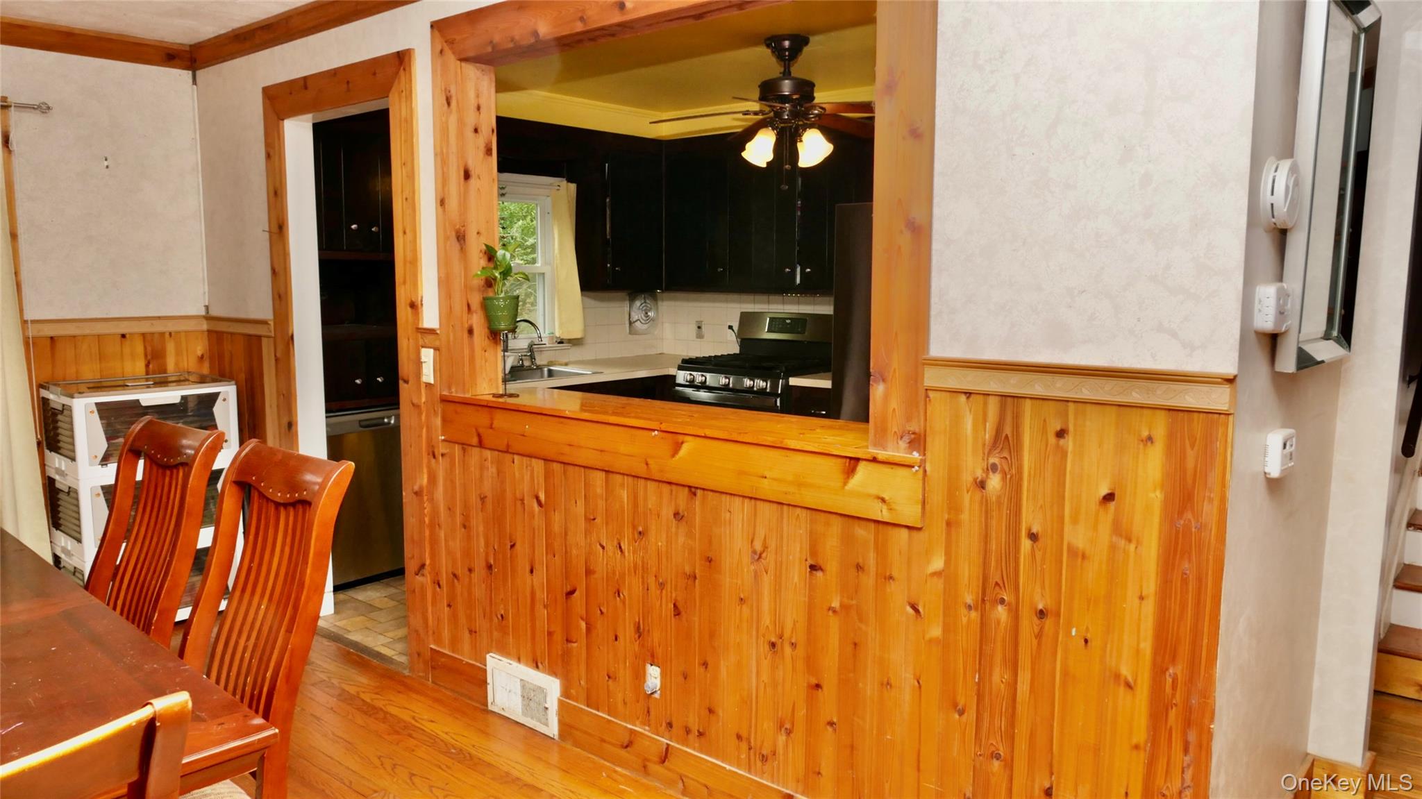 43 Cardinal Rd, Hyde Park, NY 12538