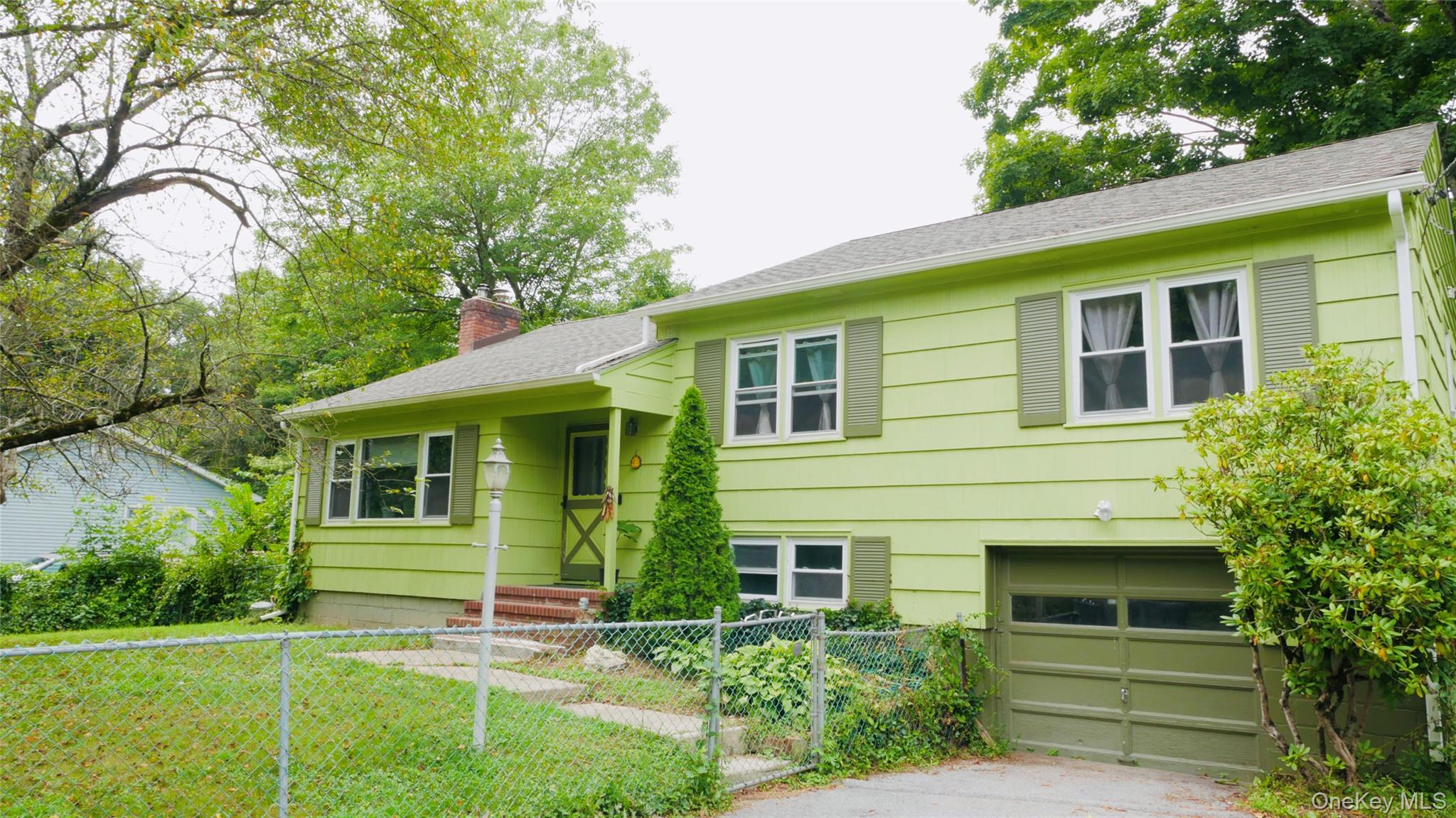 43 Cardinal Rd, Hyde Park, NY 12538