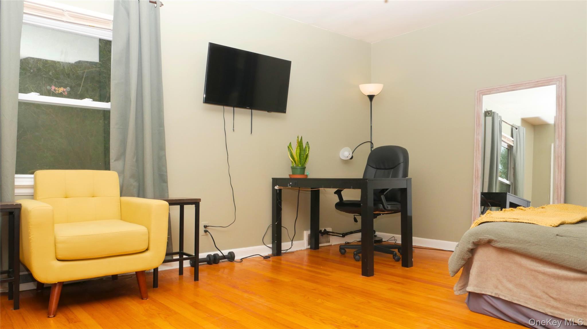 43 Cardinal Rd, Hyde Park, NY 12538