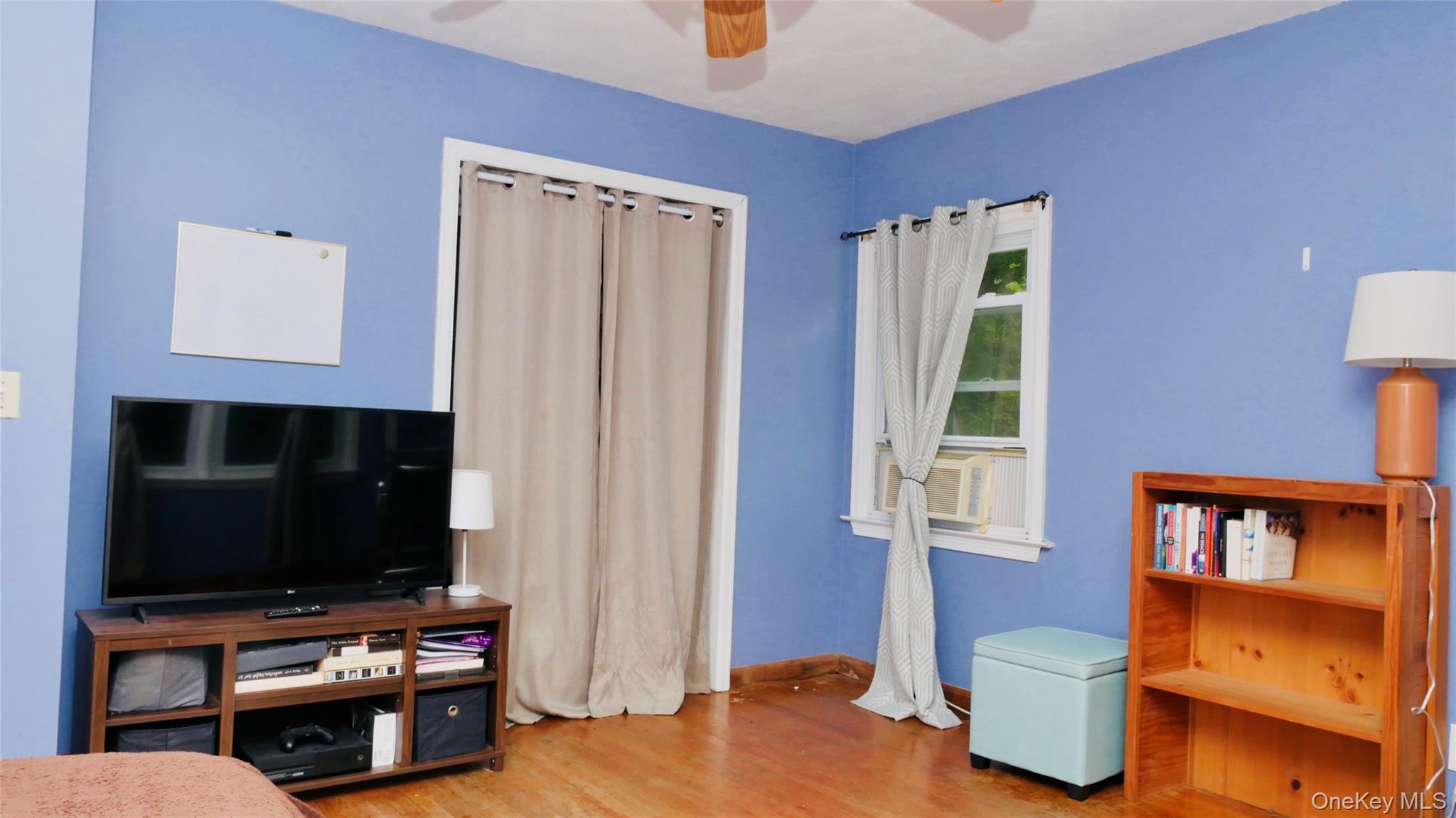 43 Cardinal Rd, Hyde Park, NY 12538