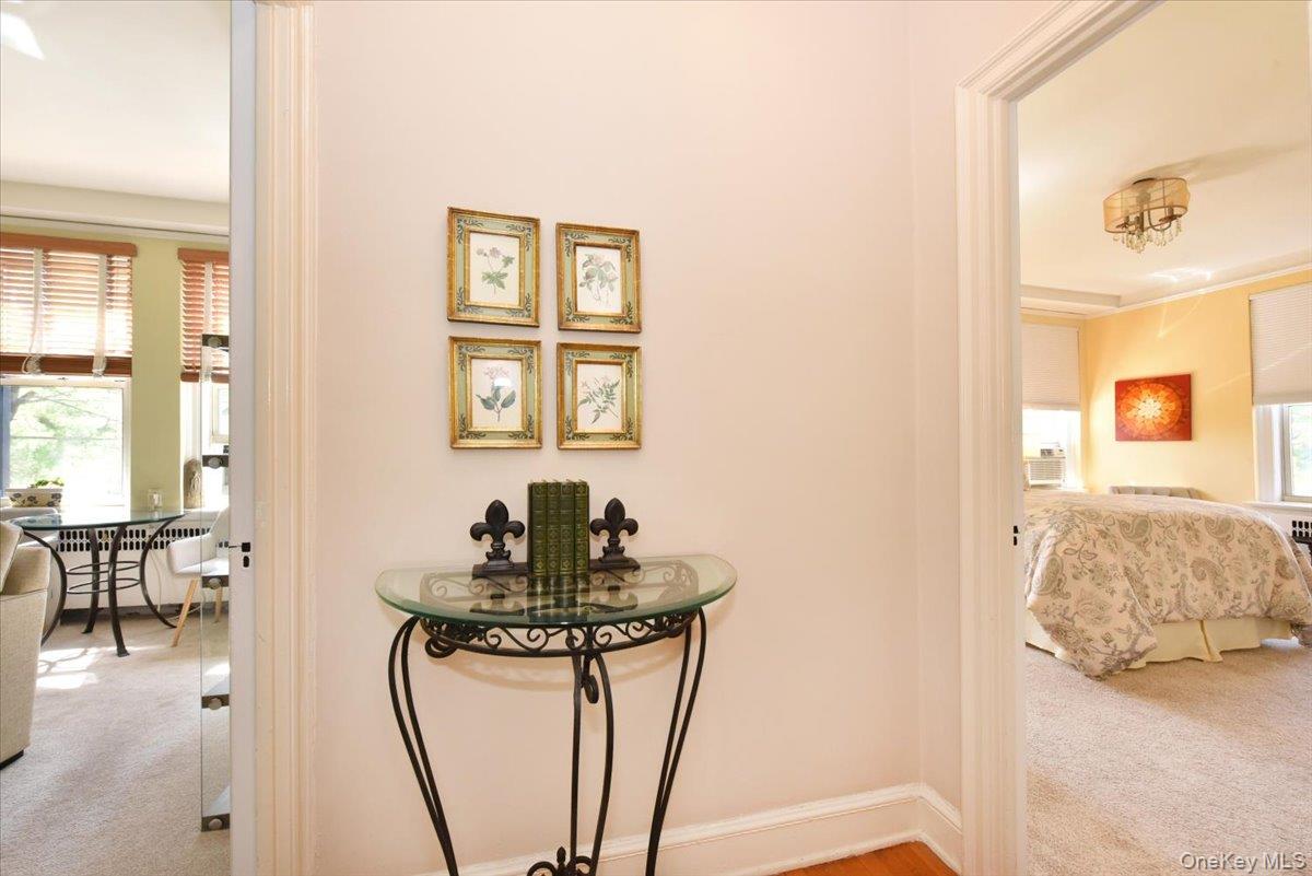 8 BARSTOW Road # 5-B, Great Neck, NY 11021