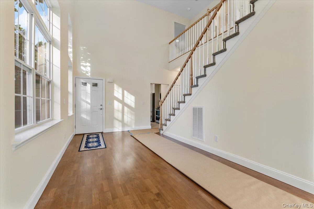 21 Steven Circle # 21, Dix Hills, NY 11746