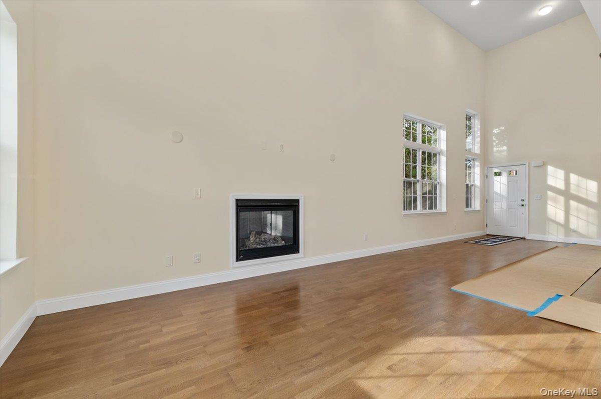 21 Steven Circle # 21, Dix Hills, NY 11746